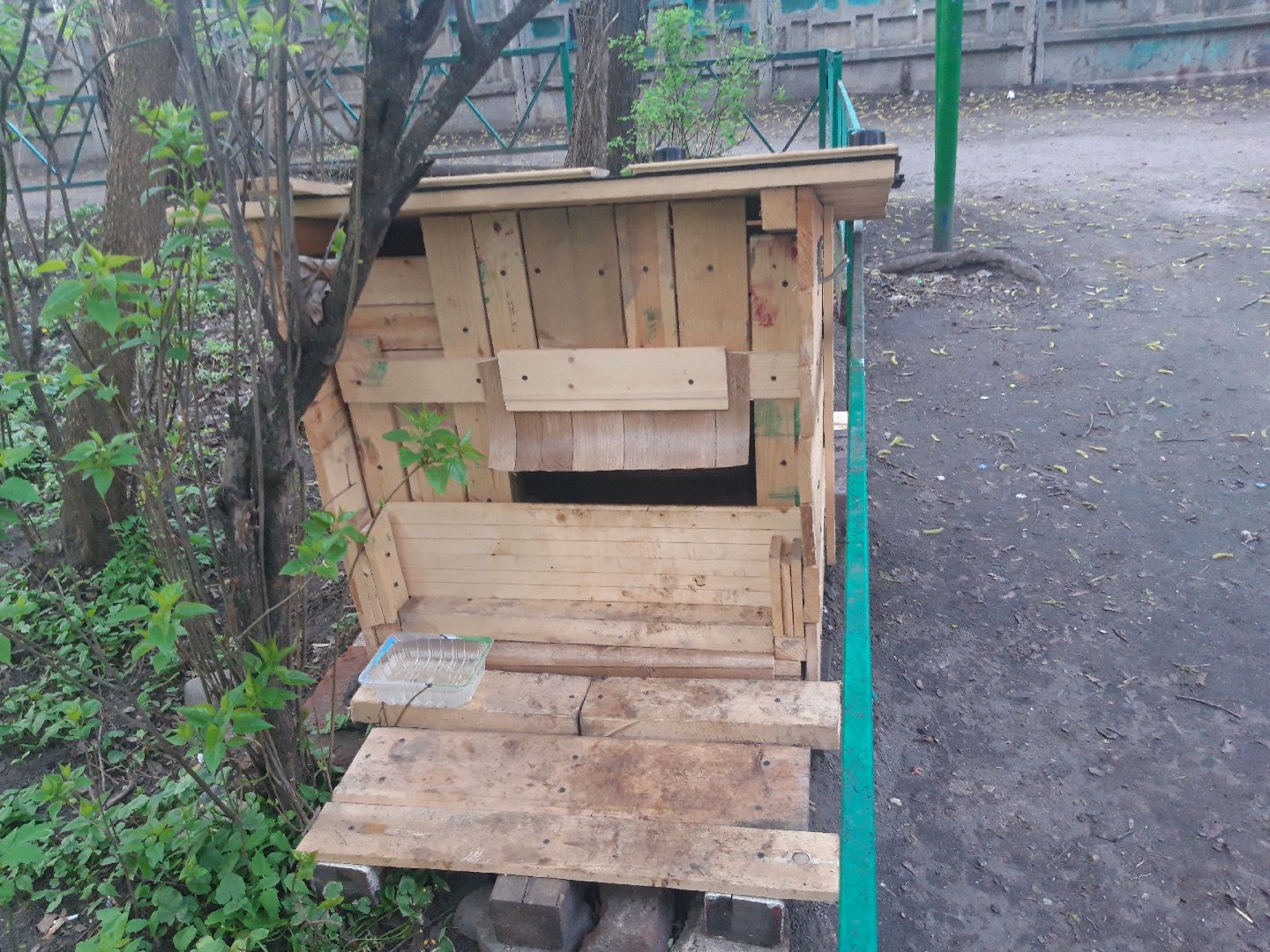 доброе дело, выходи во двор,