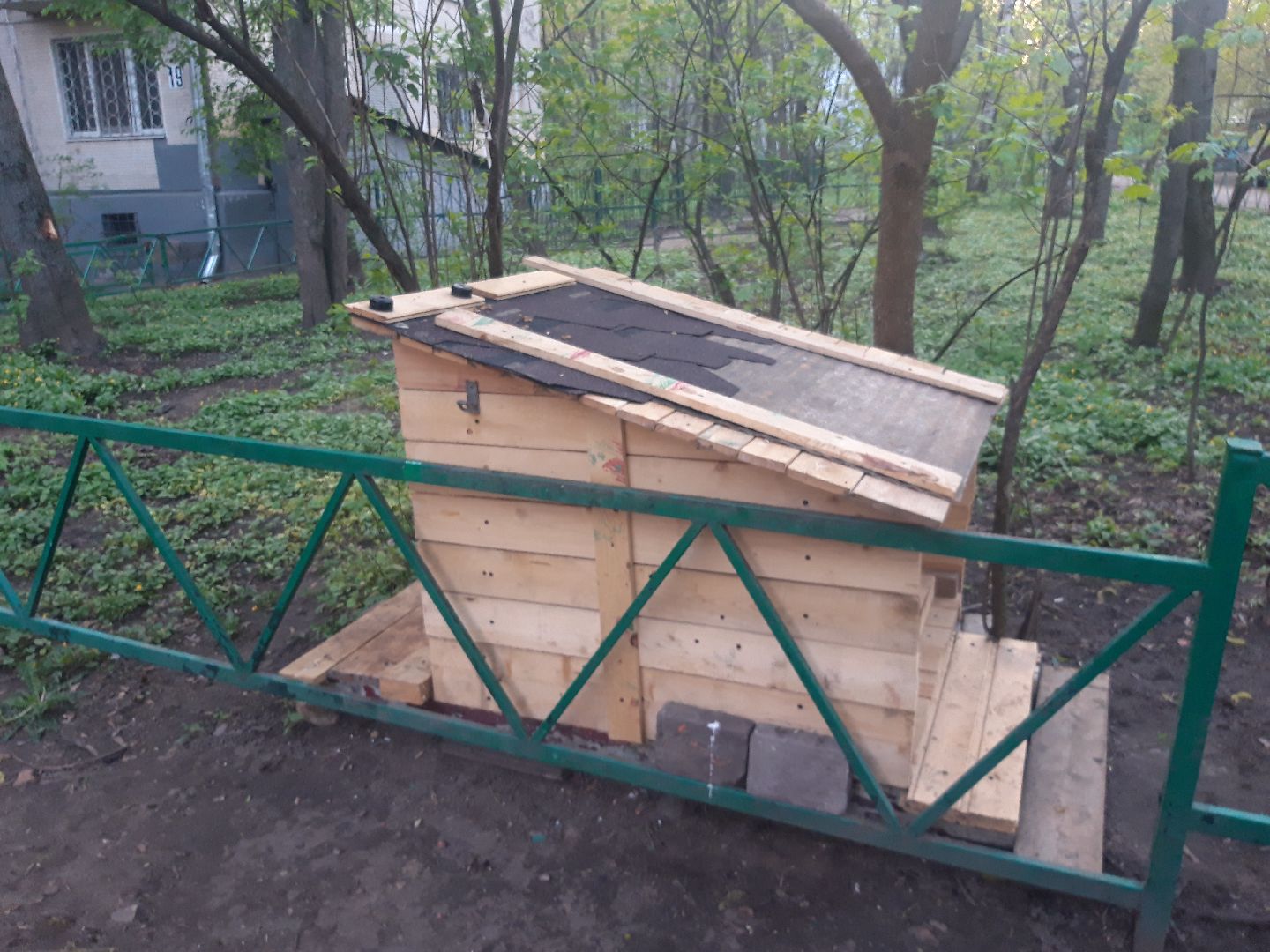 доброе дело, выходи во двор,