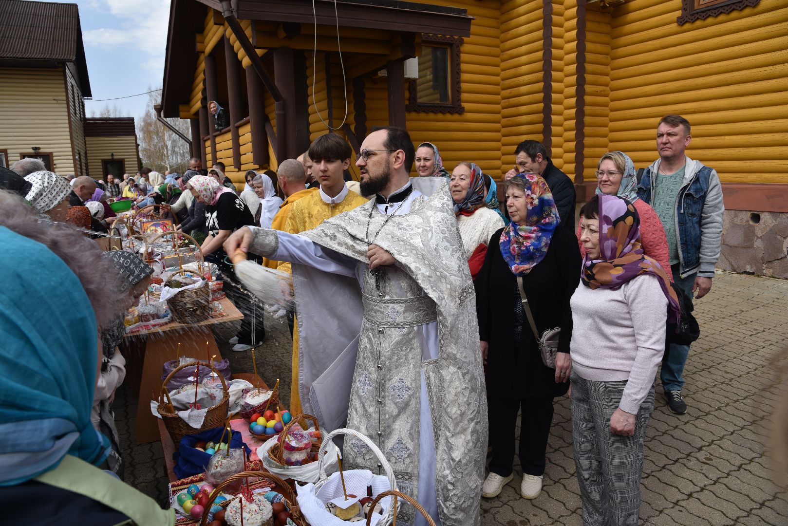лотошино, храм серафима саровского, пасха, церковь,