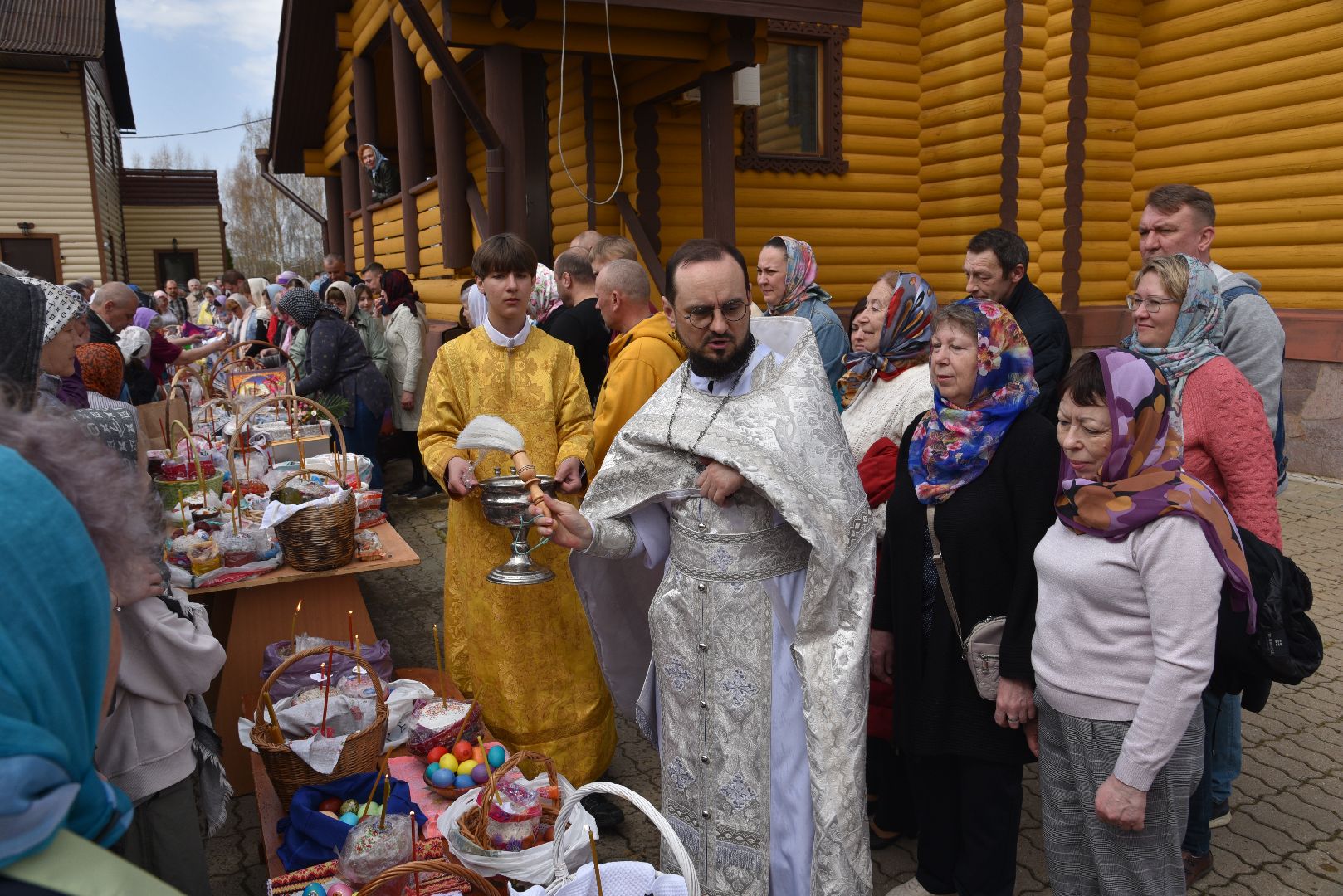 лотошино, храм серафима саровского, пасха, церковь,