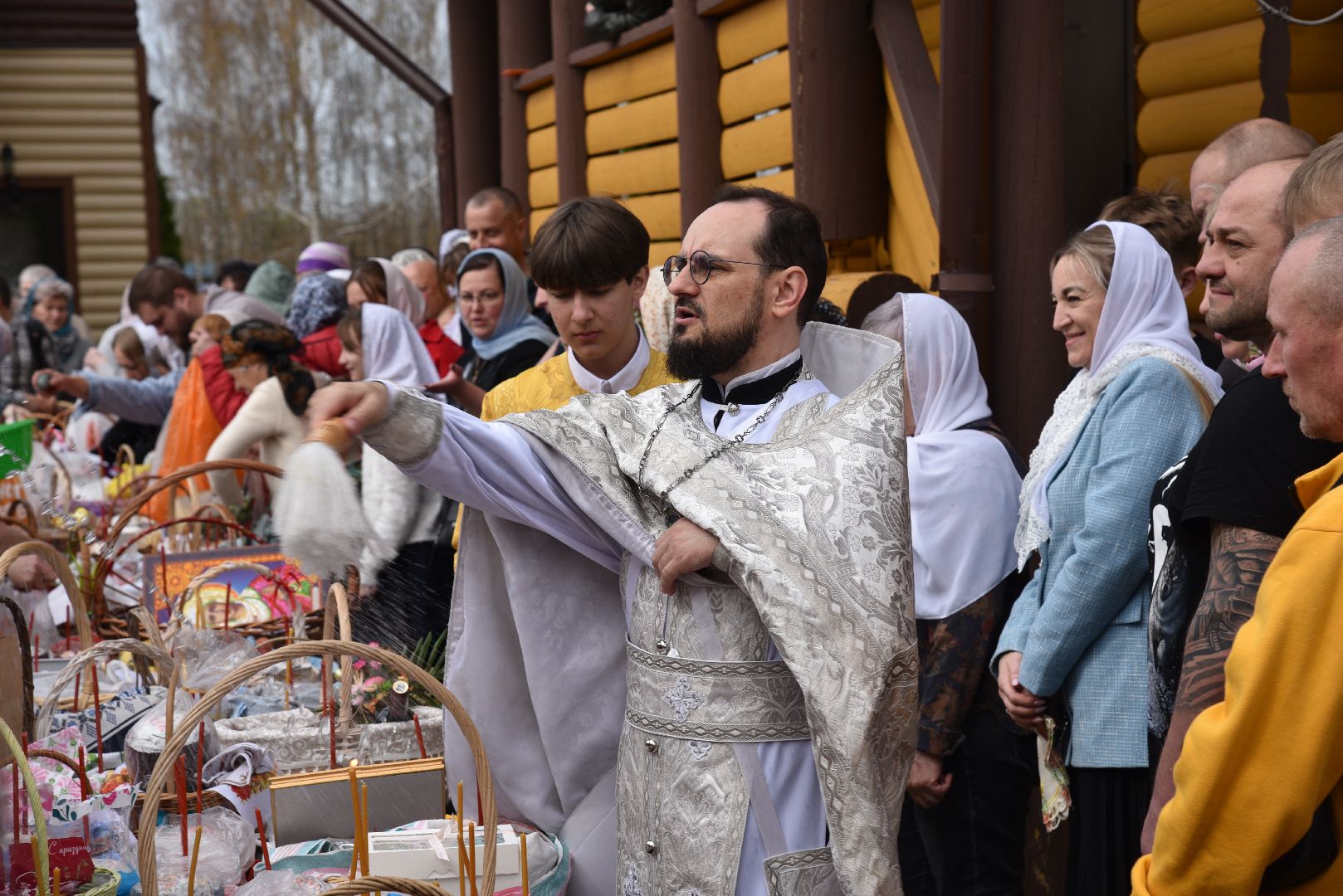 лотошино, храм серафима саровского, пасха, церковь,