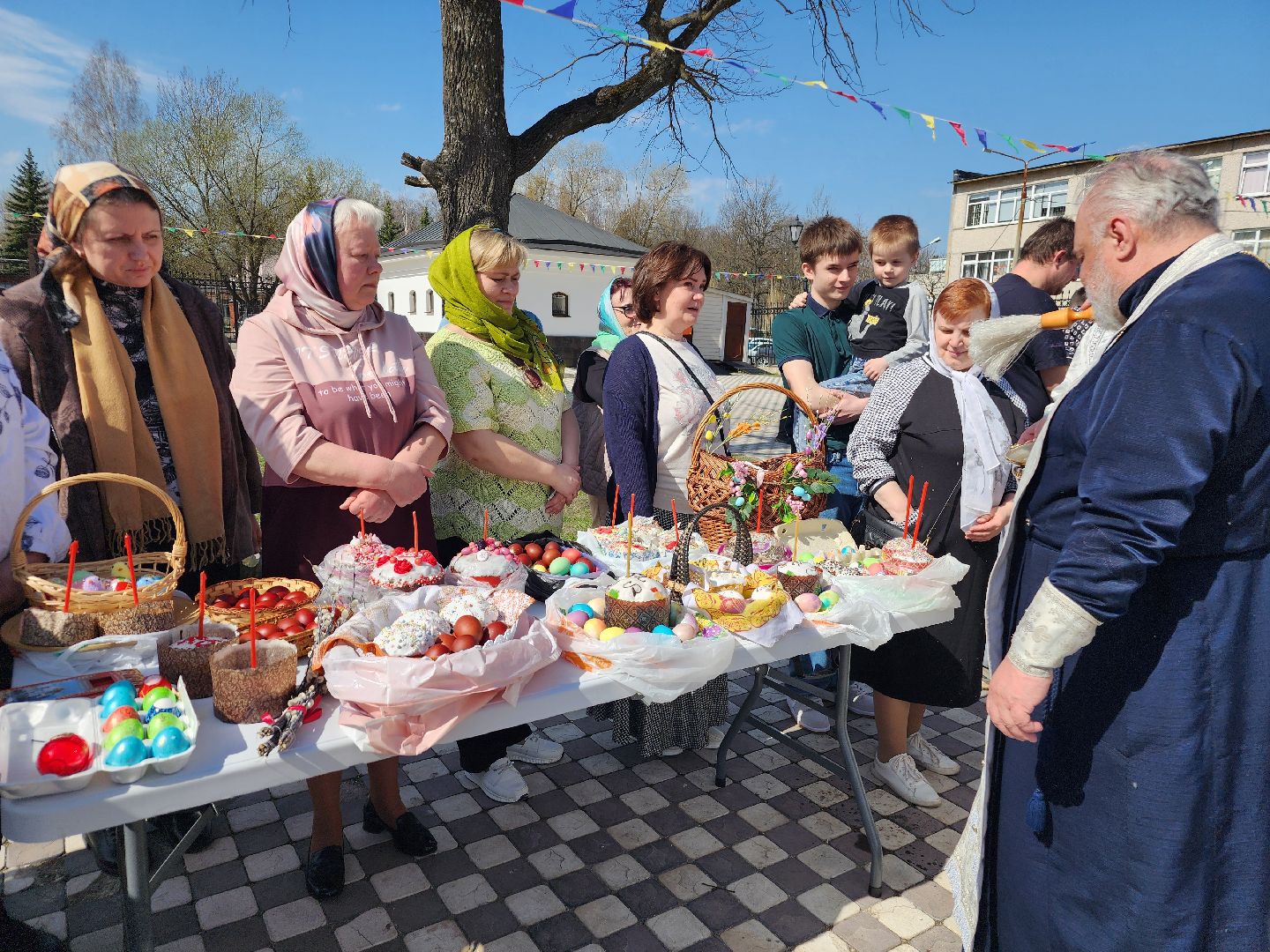 фрязино, пасха, пасхальные яйца, освящение куличей, храм,