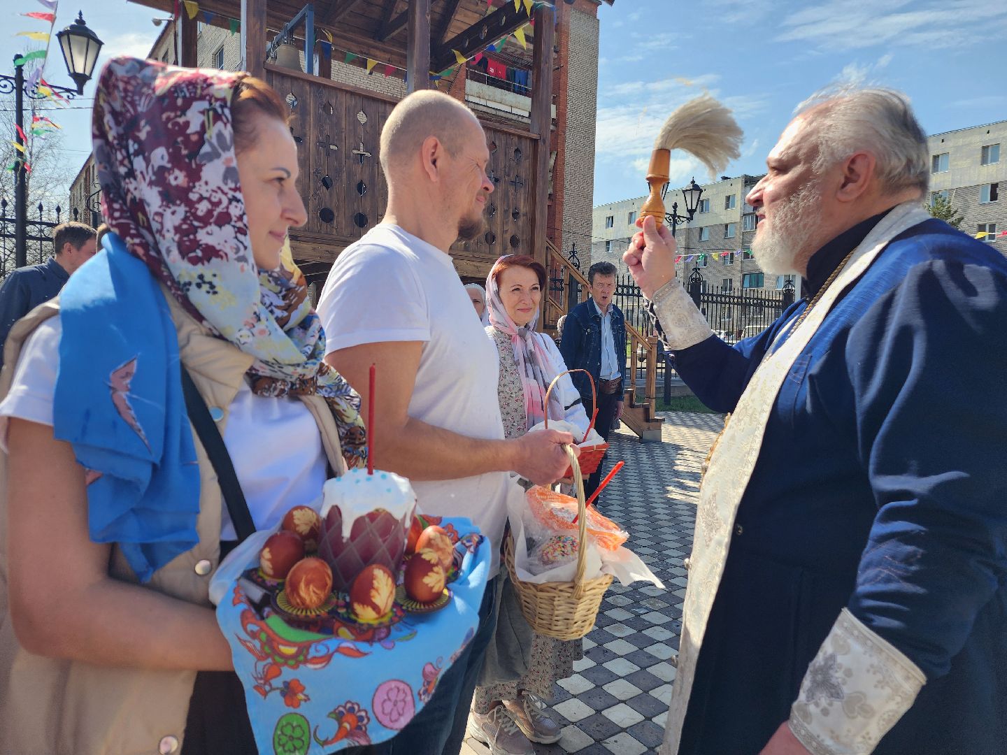 фрязино, пасха, пасхальные яйца, освящение куличей, храм,