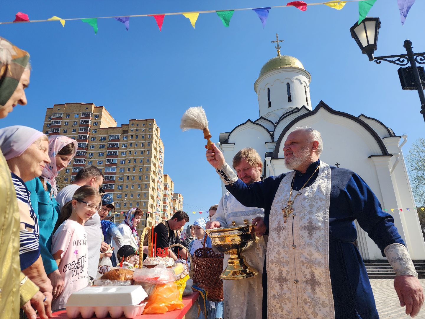 фрязино, пасха, пасхальные яйца, освящение куличей, храм,
