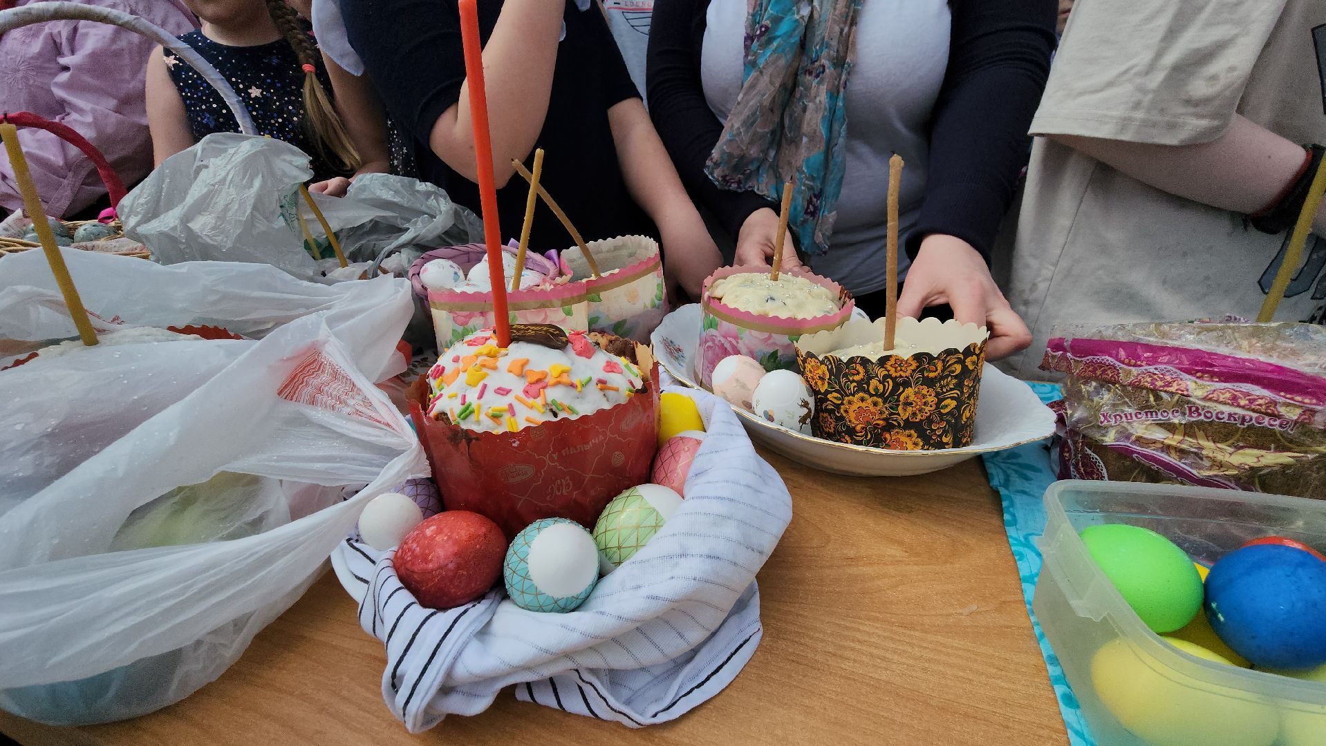 Пасха, освящение пасхальных яиц, освящение куличей, Лобня,