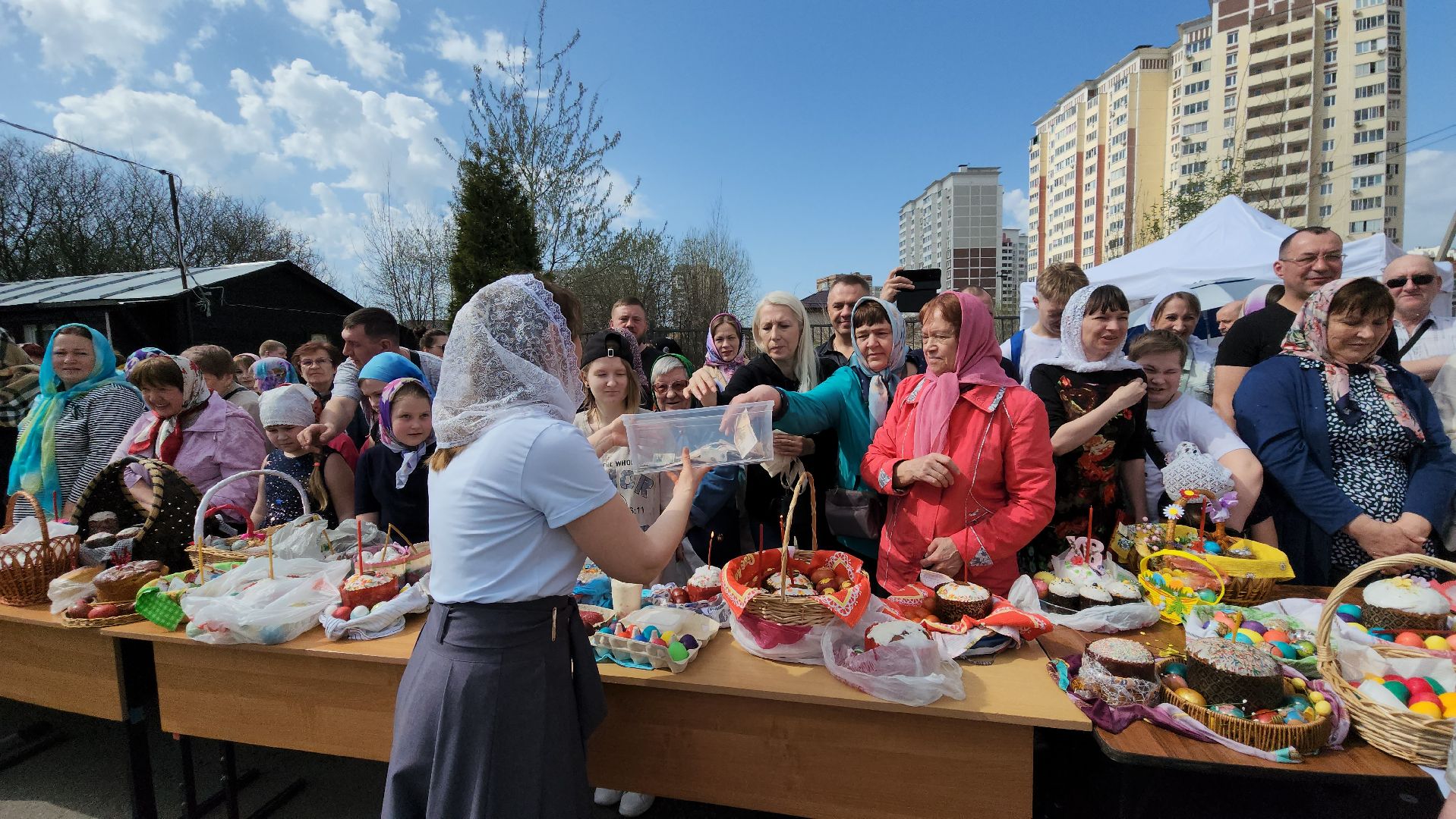 Пасха, освящение пасхальных яиц, освящение куличей, Лобня,