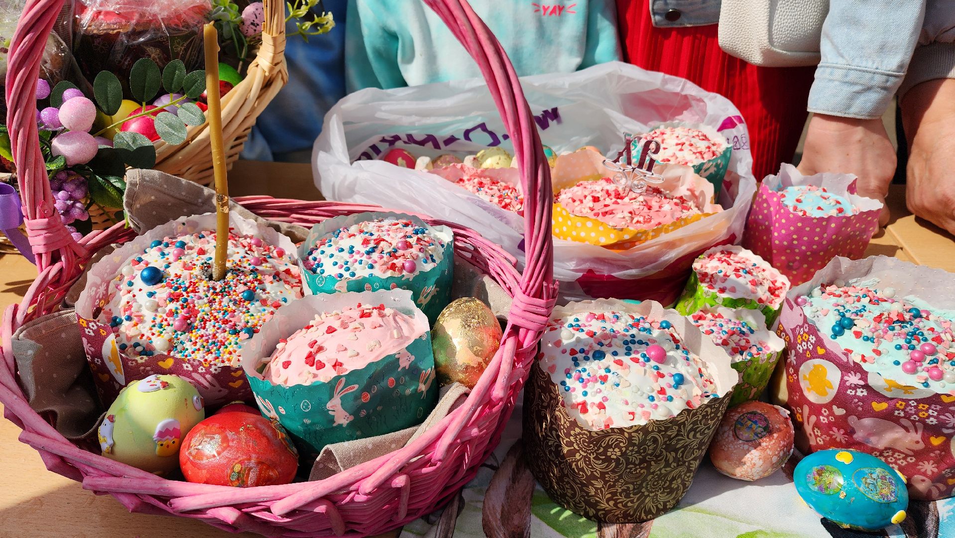 Пасха, освящение пасхальных яиц, освящение куличей, Лобня,