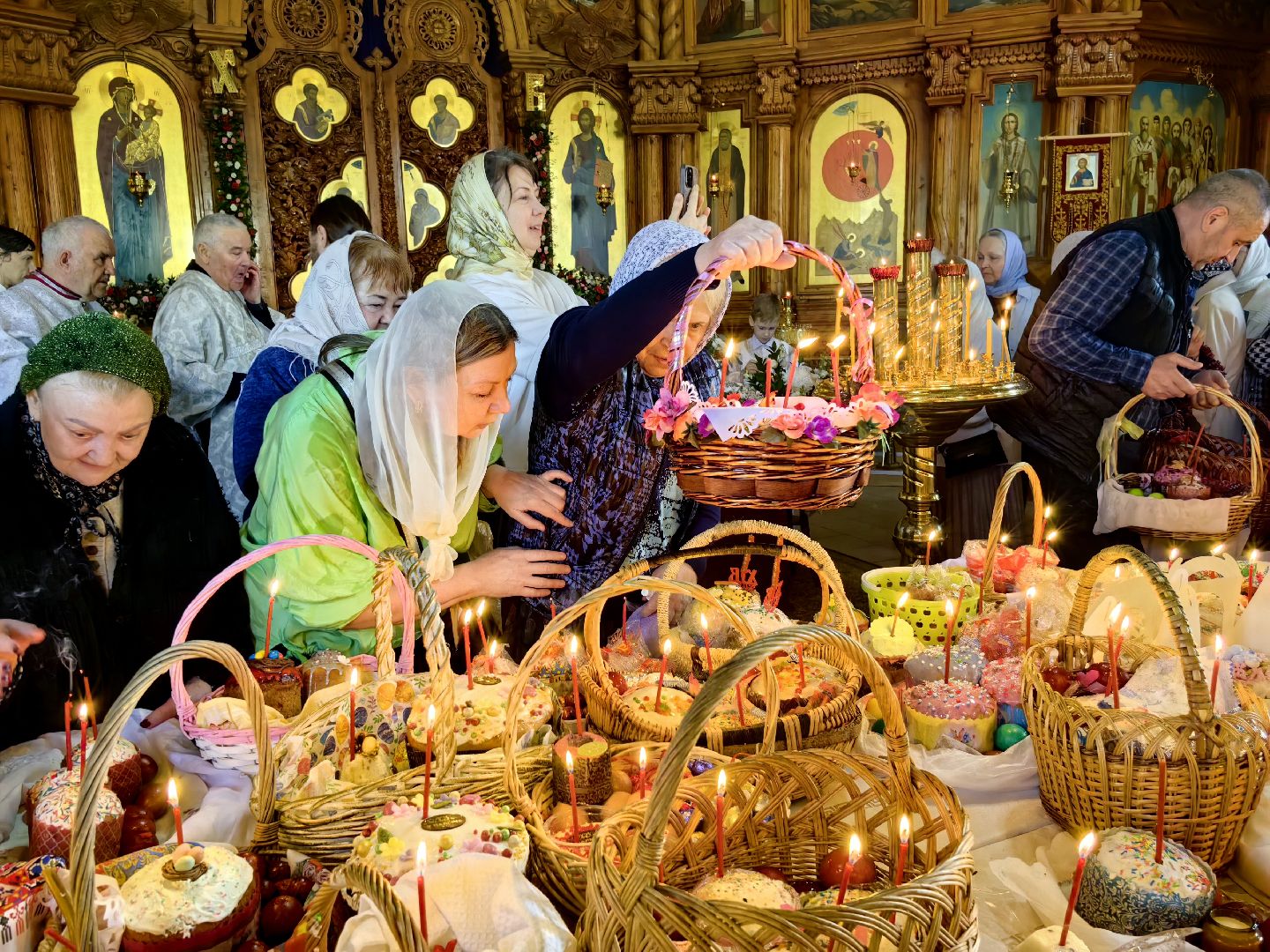 куличи, пасха, яйца, храм,