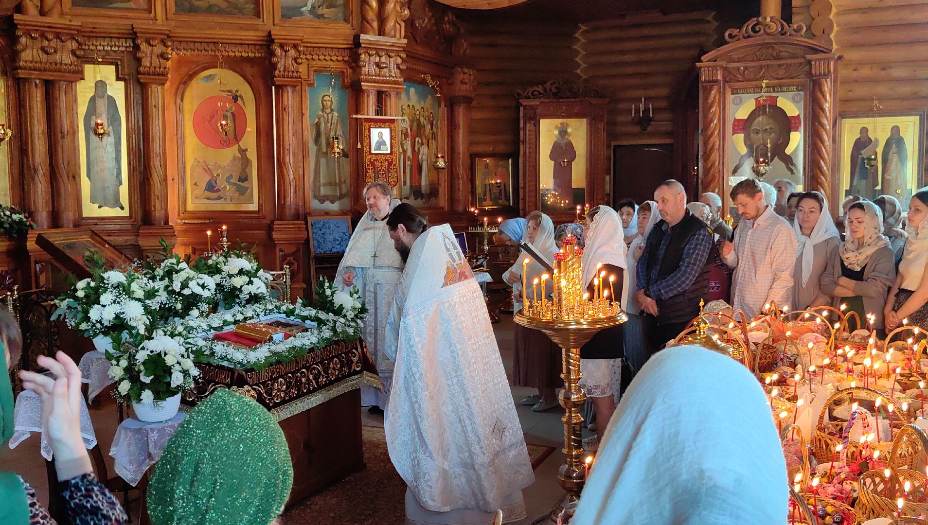 куличи, пасха, яйца, храм,