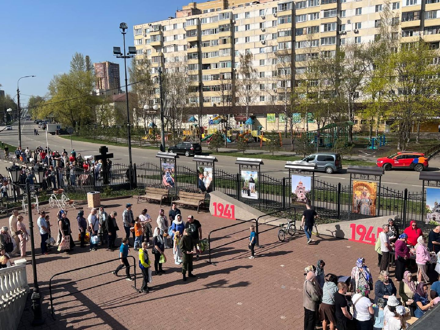 Реутов, куличи, крашенные яйца, Пасха,  освящение куличей,