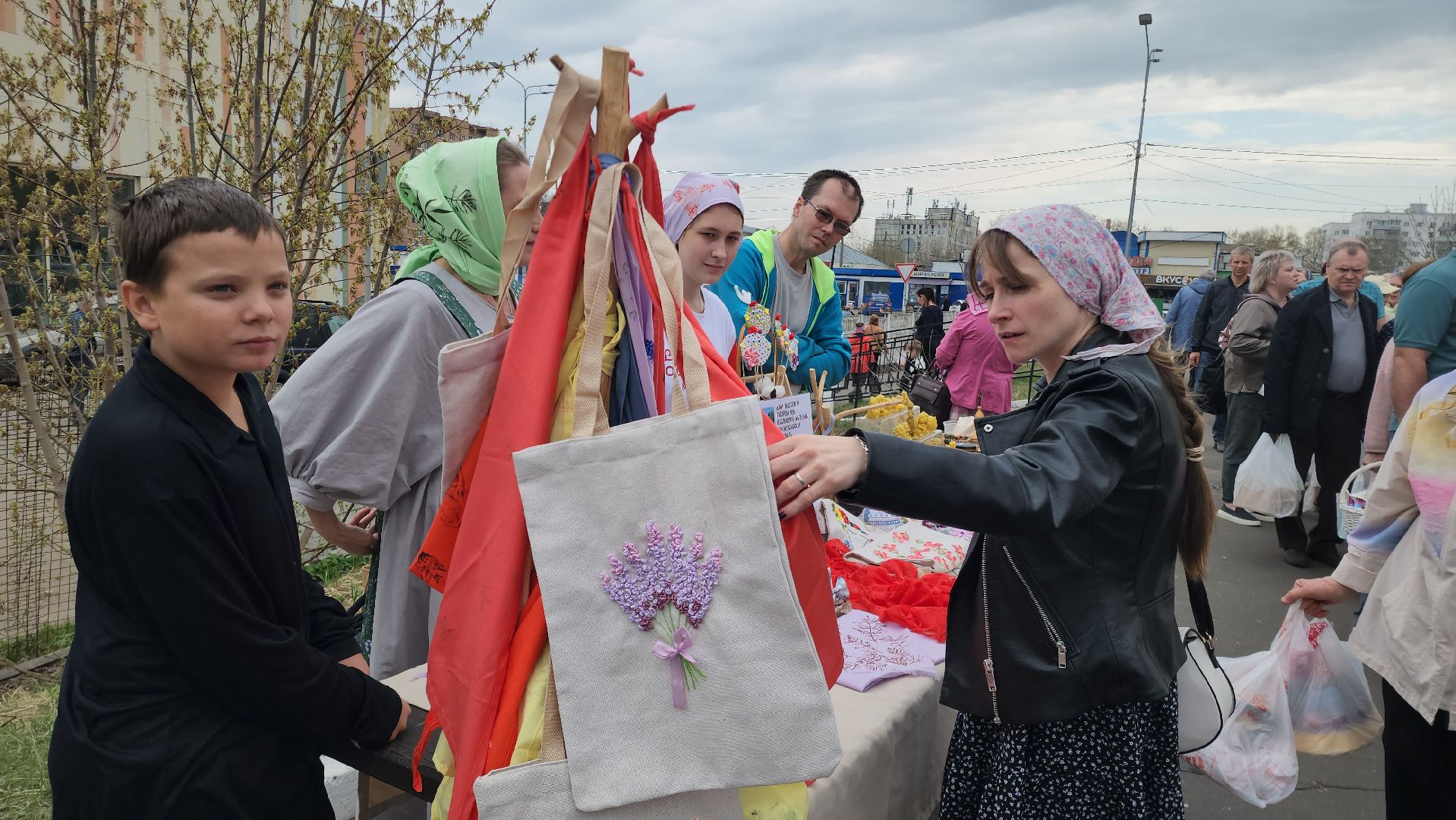 благотворительная ярмарка, шатура, никольский храм, пасха 2025, ихтис,