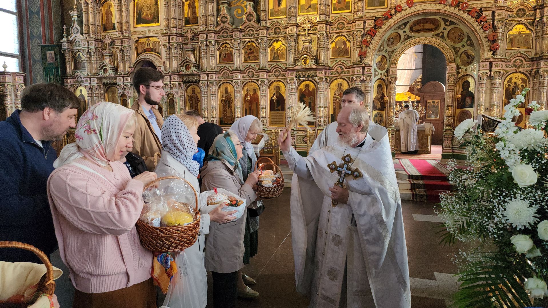 пасха, освящение куличей, троицкий храм, щёлково,