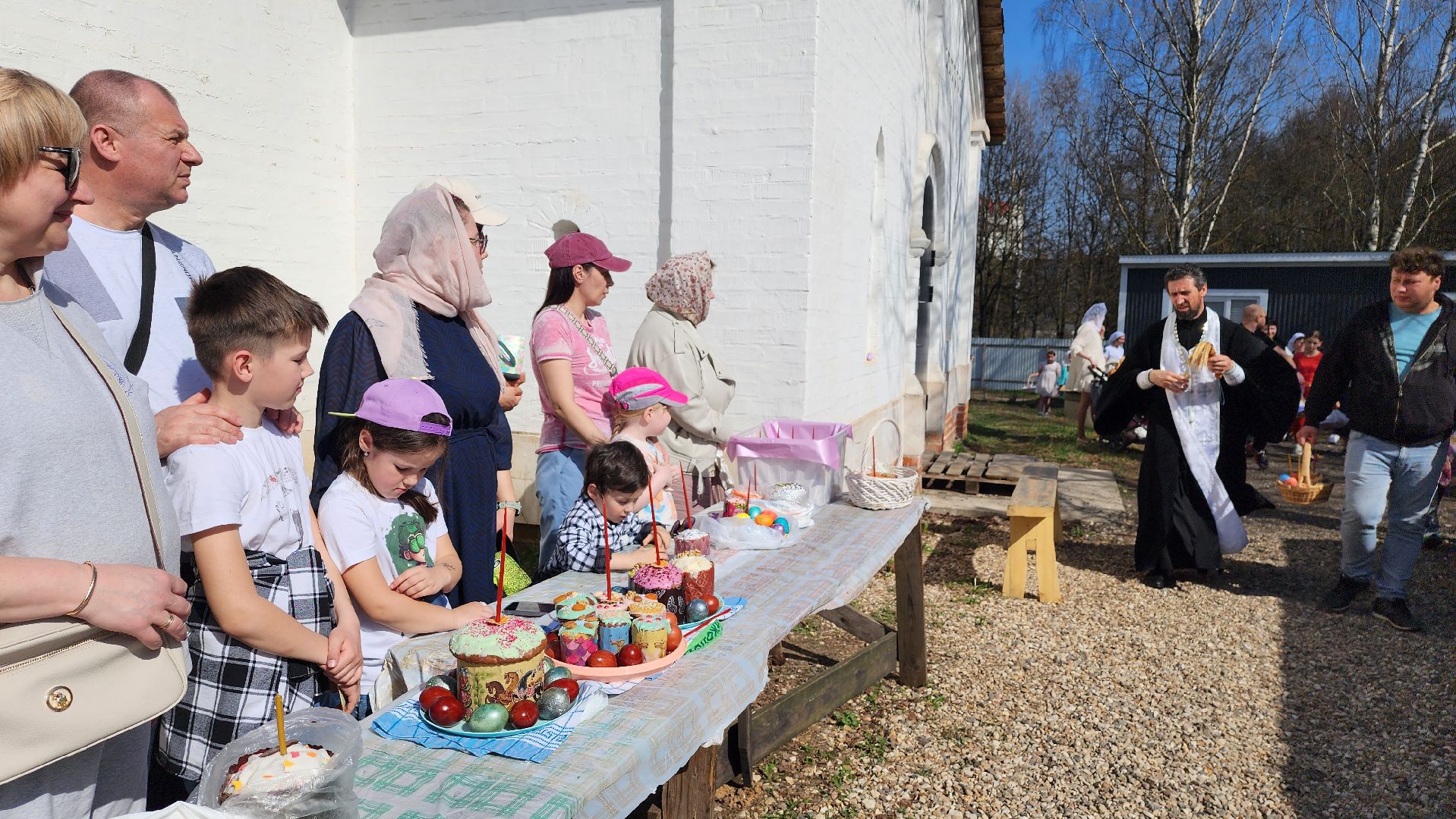 освящение куличей, истра, волонтерское движение,