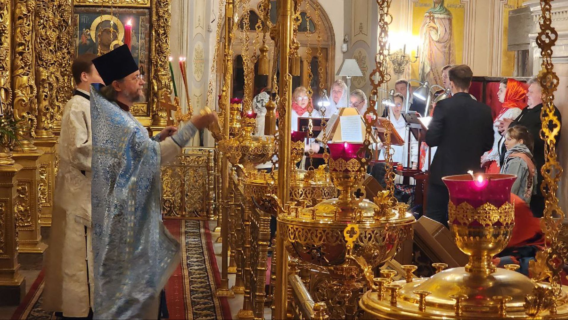 Дмитров, Успенский собор в Дмитрове, Пасха,