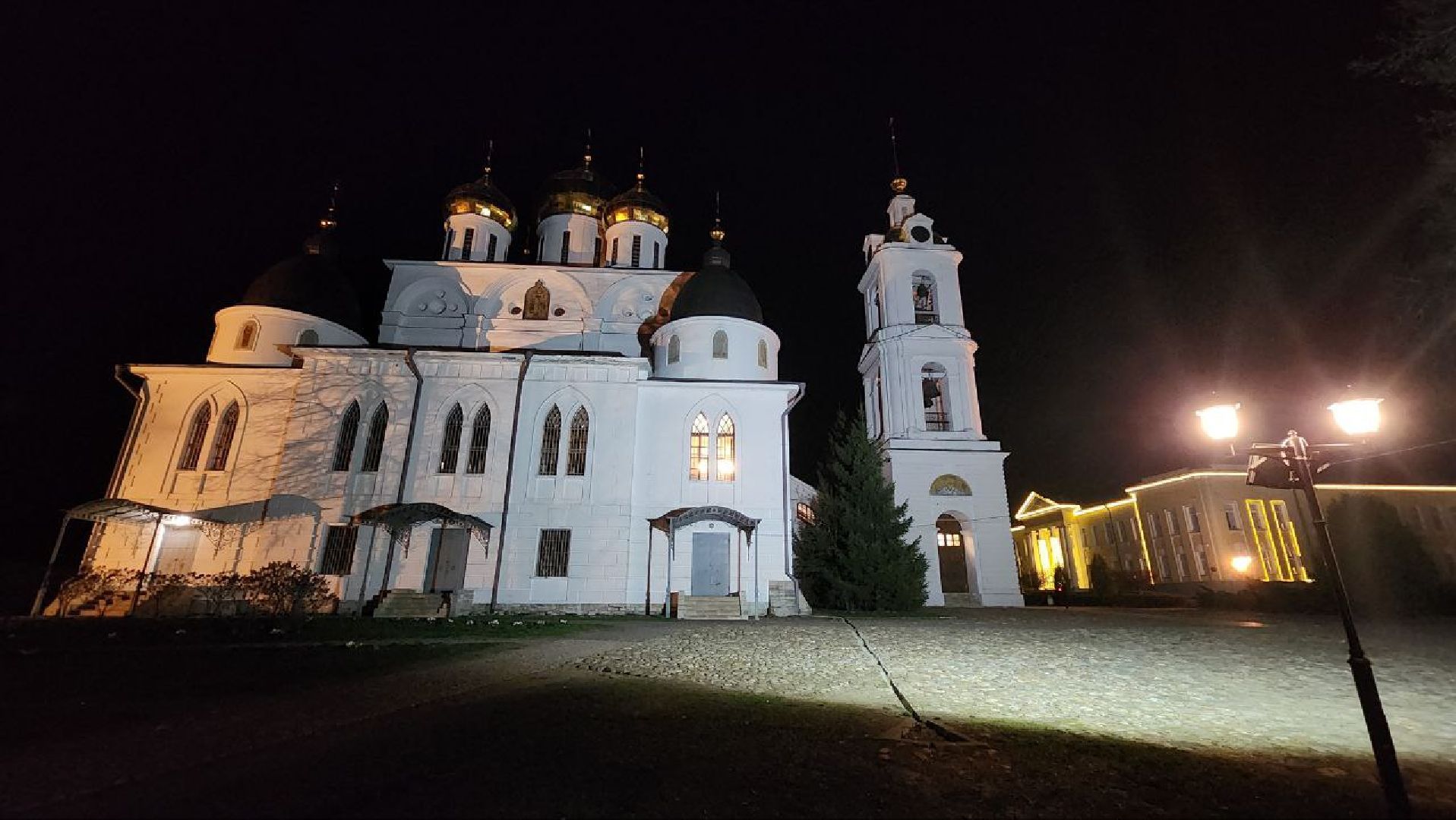 Дмитров, Успенский собор в Дмитрове, Пасха,