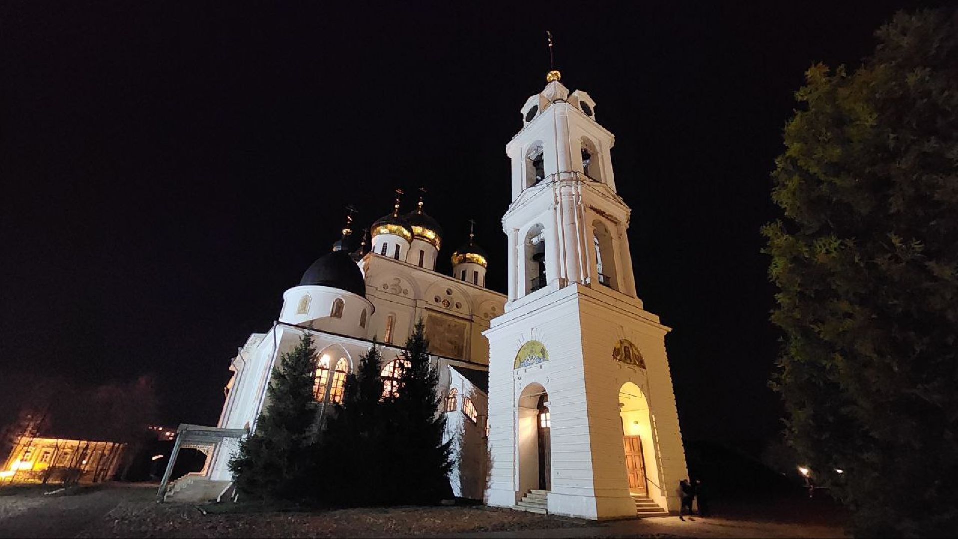 Дмитров, Успенский собор в Дмитрове, Пасха,