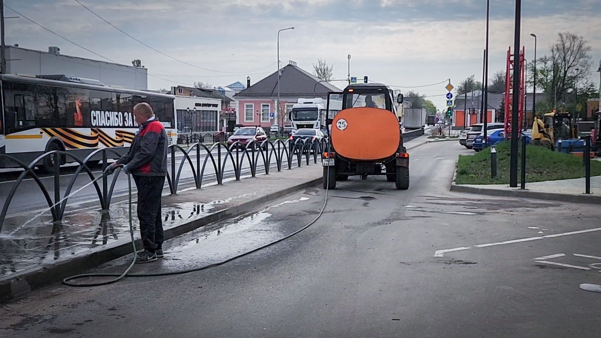 бронницы, уборка площади имени Тимофеева , весенняя уборка , площадь имени Тимофеева ,