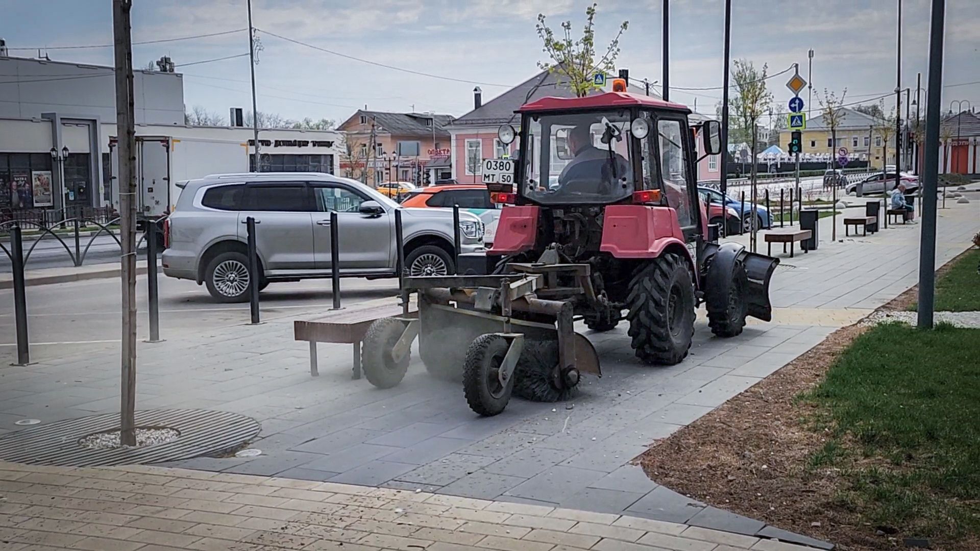 бронницы, уборка площади имени Тимофеева , весенняя уборка , площадь имени Тимофеева ,