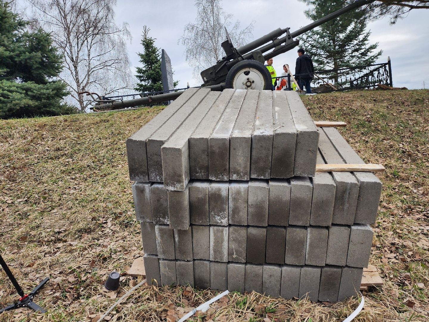 серпухов, деревня глубоково,  ремонт памятника вов,