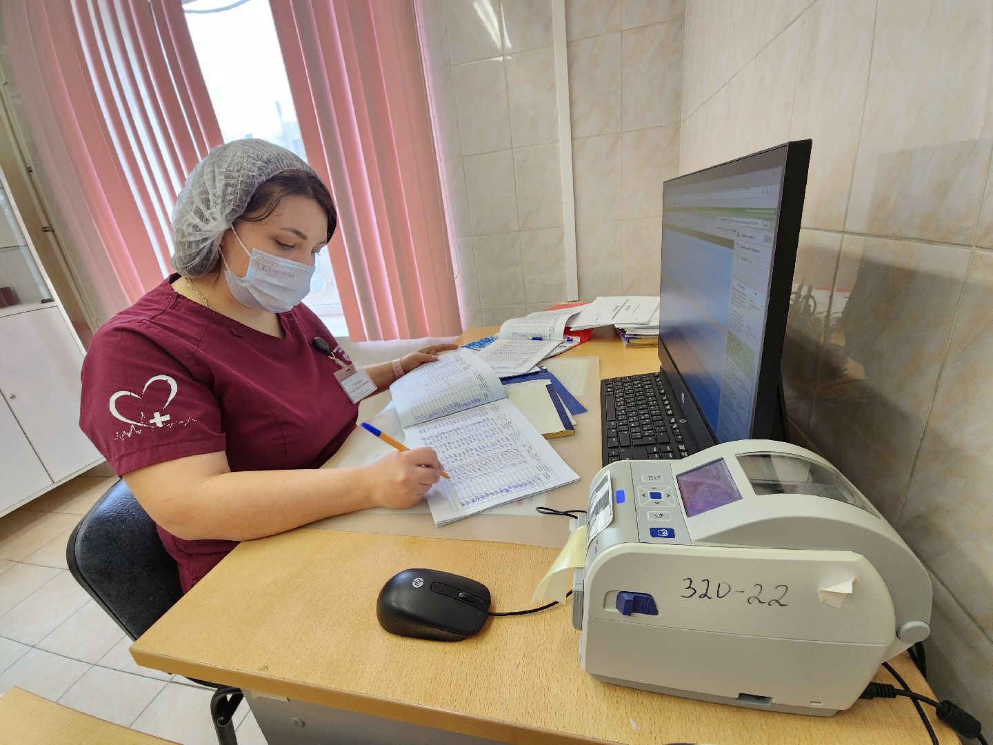 Чехов, взрослая поликлиника, ремонт, переезд врачей, новый адрес, кабинет прикрепления, кабинет вакцинации, ЭКГ, кабинет неотложной помощи,рентген-кабинет, часы работы,