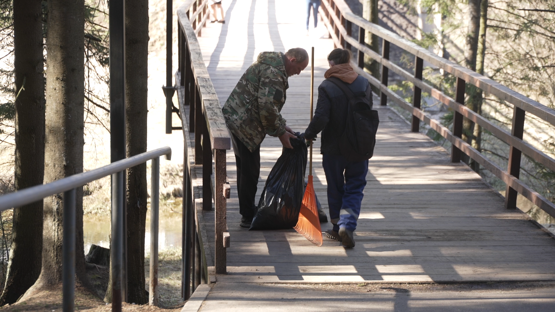 чистый берег, власиха озеро, среднее озеро власиха, уборка территории,