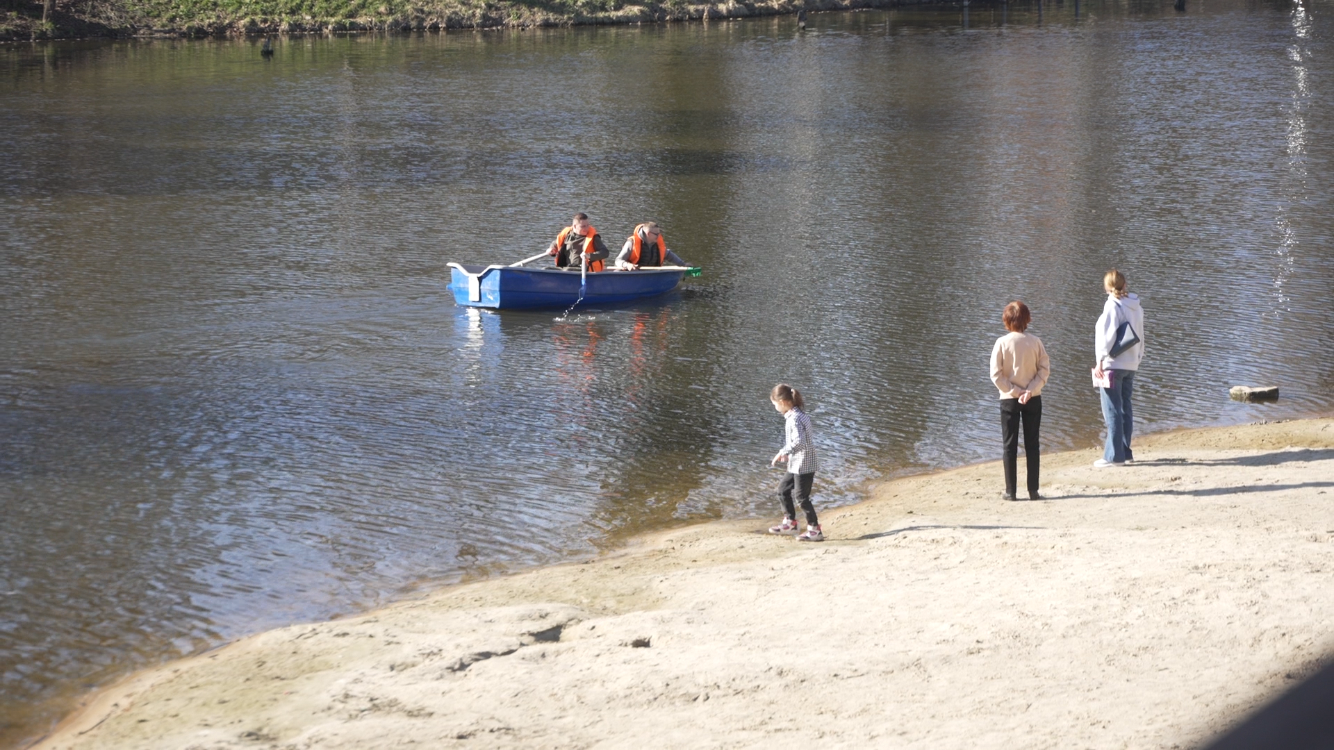 чистый берег, власиха озеро, среднее озеро власиха, уборка территории,