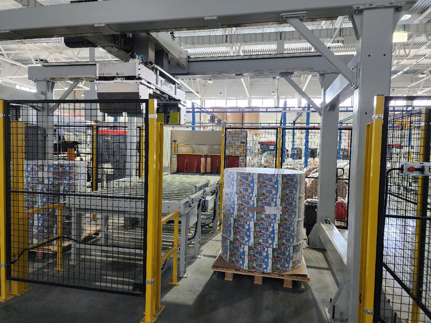 Чехов, симферопольское шоссе, завод МолоПак, картонная упаковка, производство, изготовление, пищевая промышленность, аналог Тетра Пак, аналог Пюр-Пак, форматы и виды упаковки,производительность предприятия, асептическая упаковка, упаковка из картона, упаковка для молочных продуктов соков и воды,  структура предприятия, история завода,