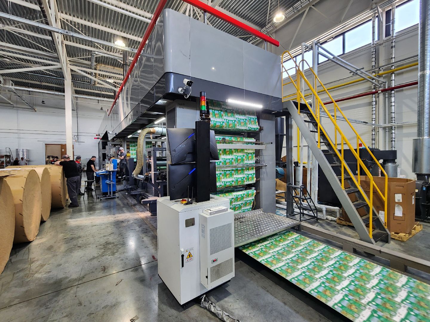 Чехов, симферопольское шоссе, завод МолоПак, картонная упаковка, производство, изготовление, пищевая промышленность, аналог Тетра Пак, аналог Пюр-Пак, форматы и виды упаковки,производительность предприятия, асептическая упаковка, упаковка из картона, упаковка для молочных продуктов соков и воды,  структура предприятия, история завода,