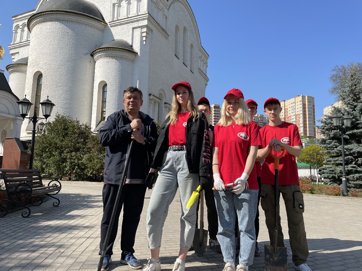 Цветы, студенты; Люберцы