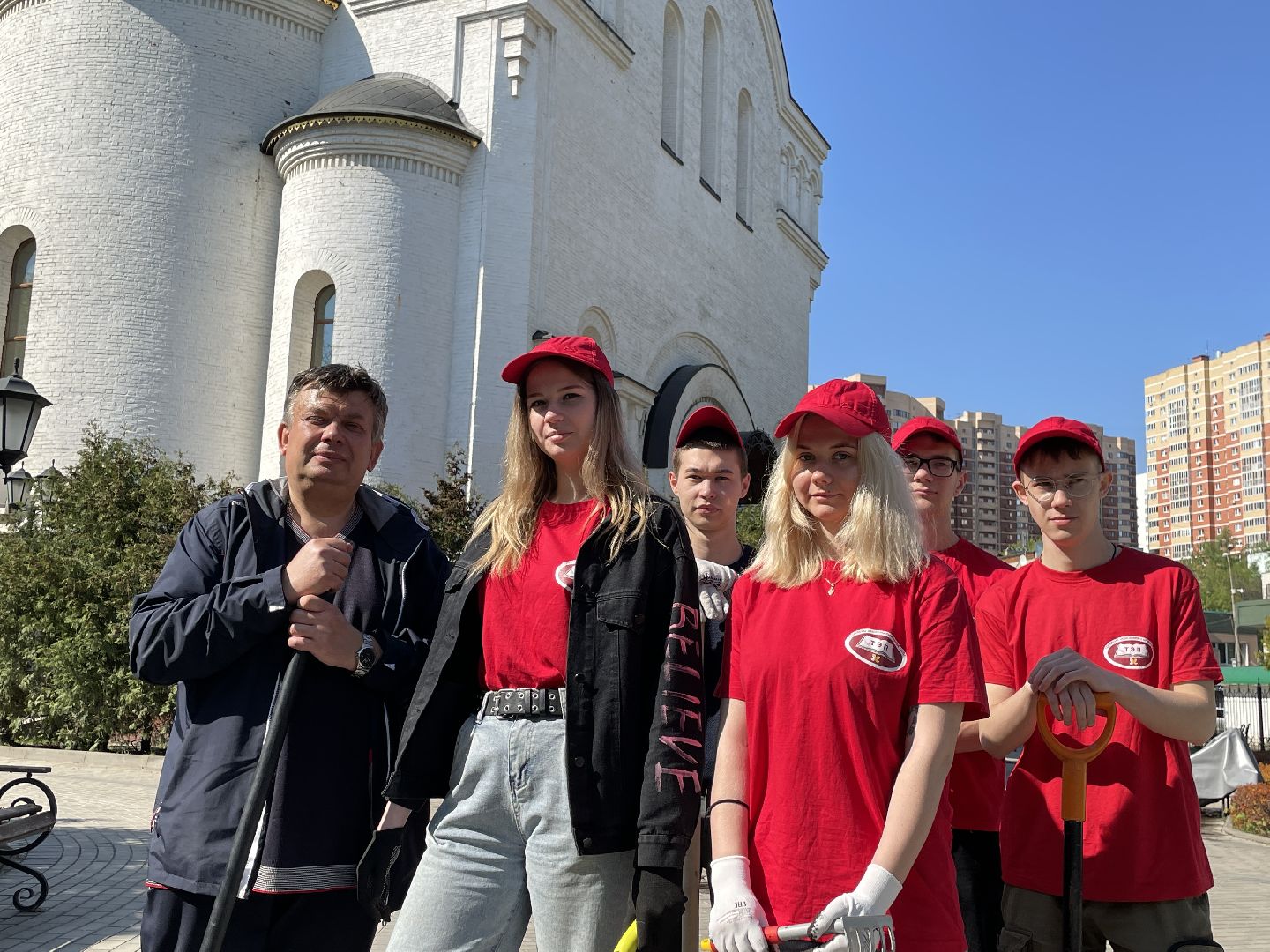 Цветы, студенты; Люберцы