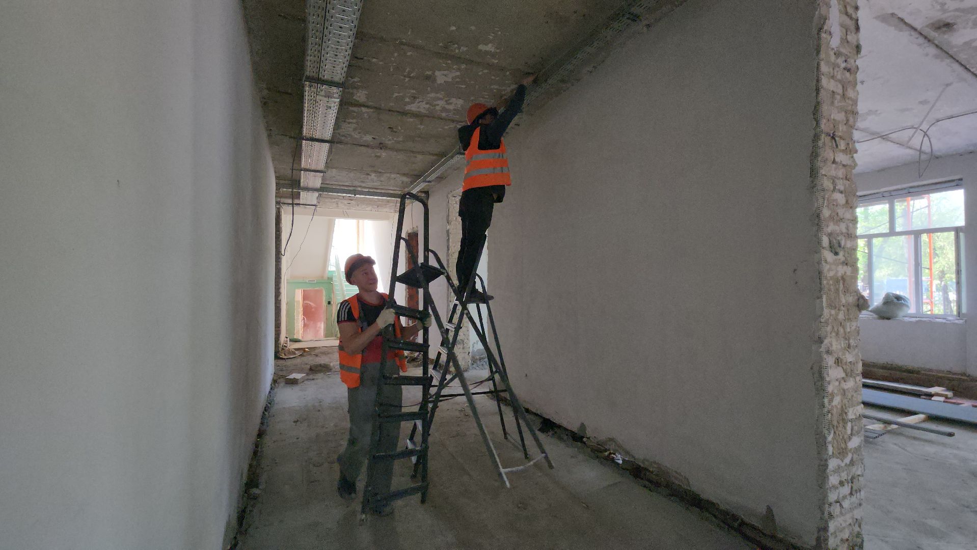 люберцы, ремонт гимназии 5, строители,