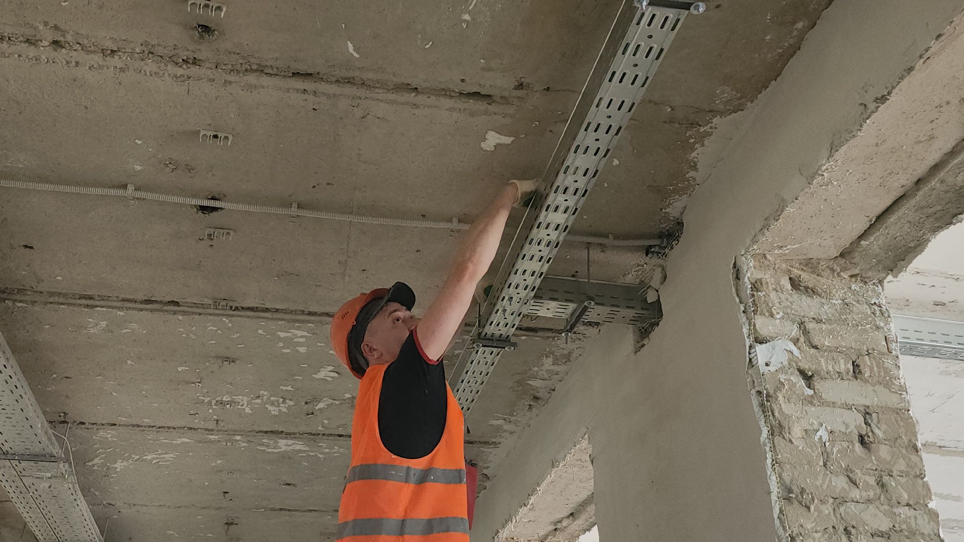 люберцы, ремонт гимназии 5, строители,