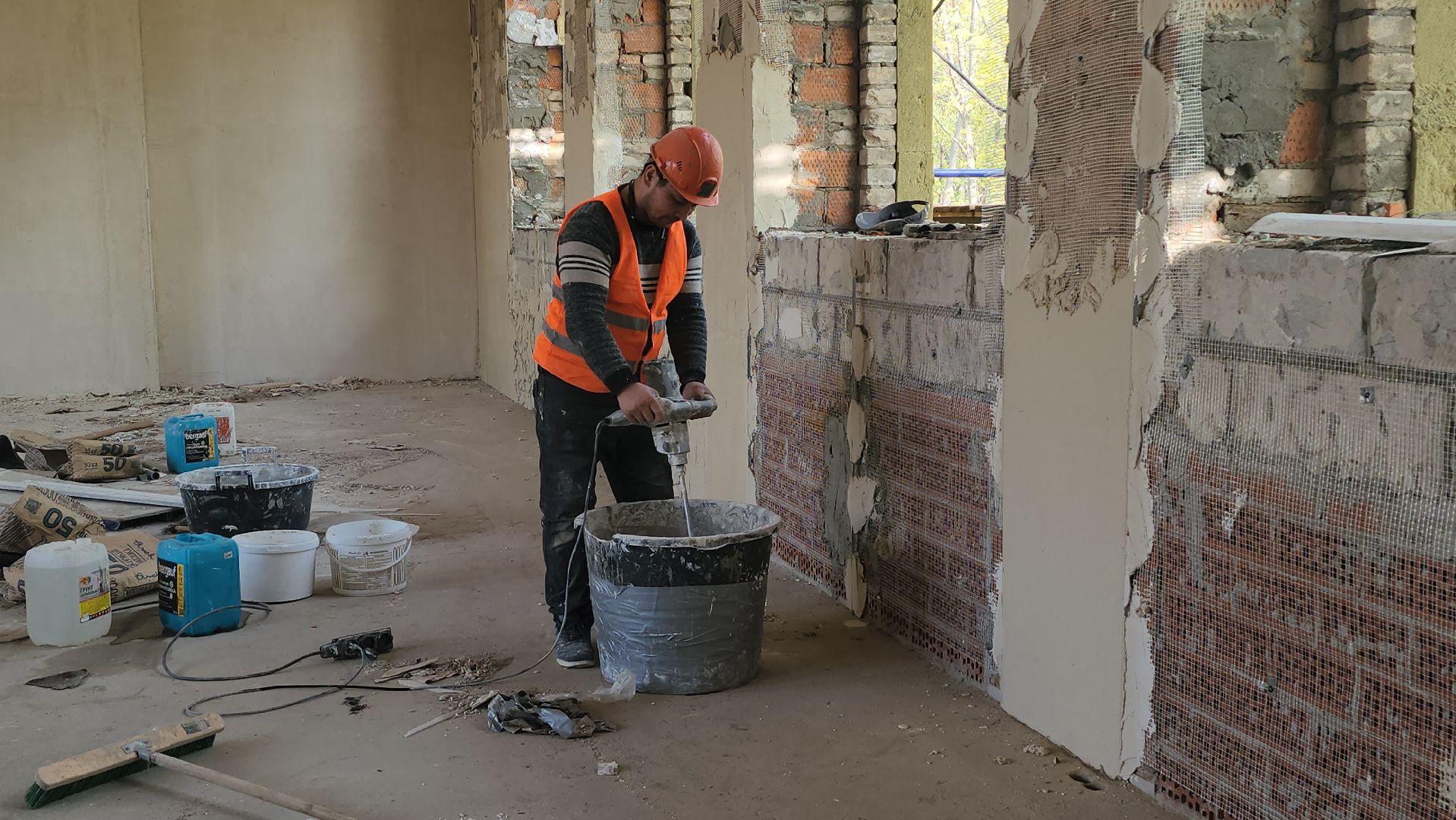 люберцы, ремонт гимназии 5, строители,