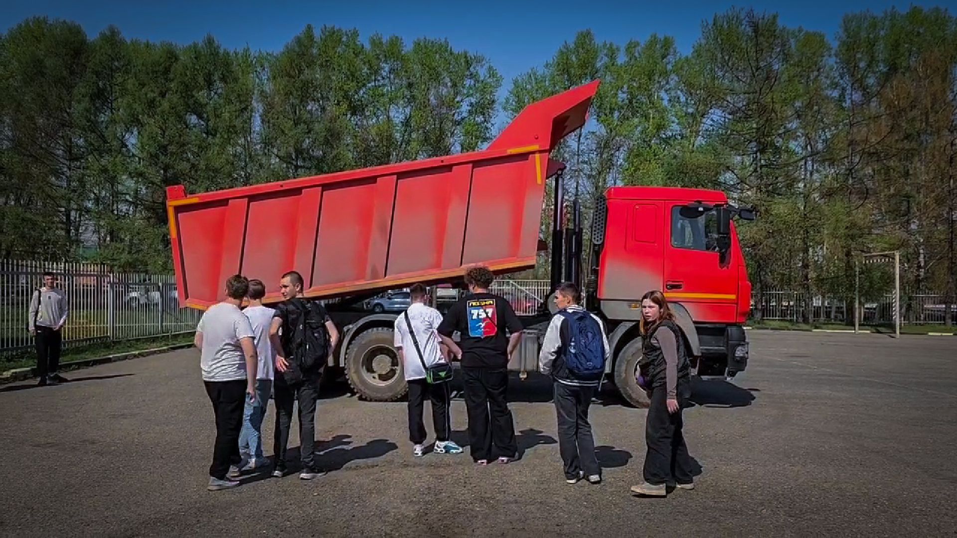 бронницы, Автомобильно-дорожный колледж , мбу благоустройство, студентам показали коммунальную технику ,