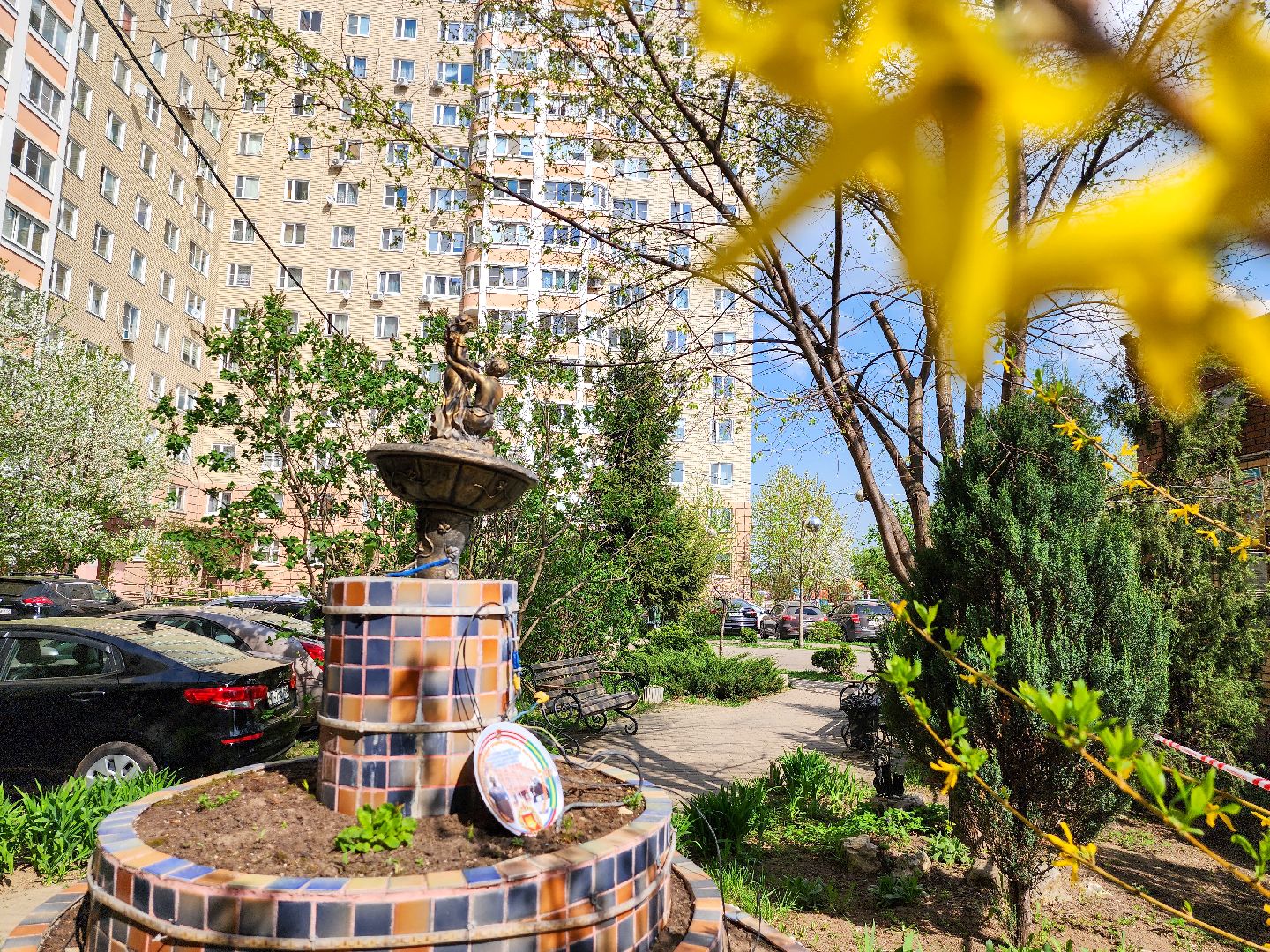 Подольск, сад камней памяти и славы, весна, Жители мкд,Вертикалка,