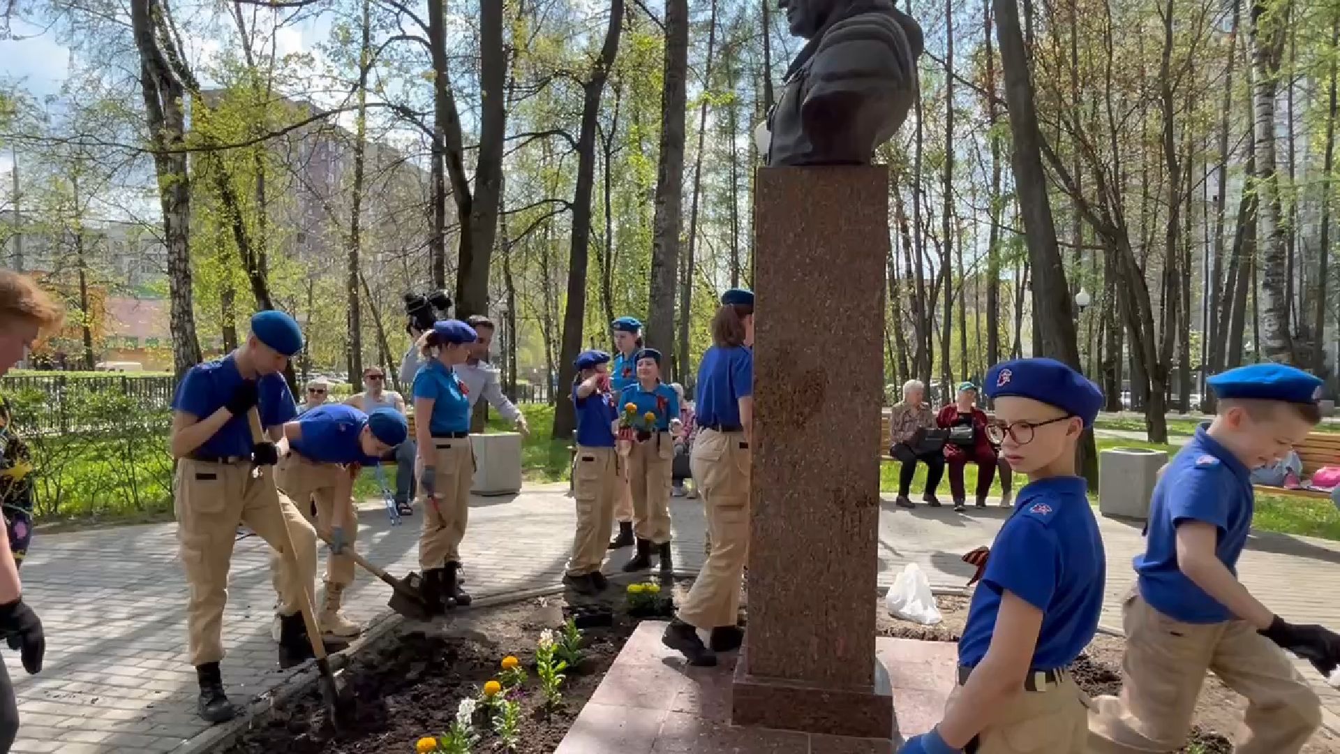 мытищи, уборка памятников,