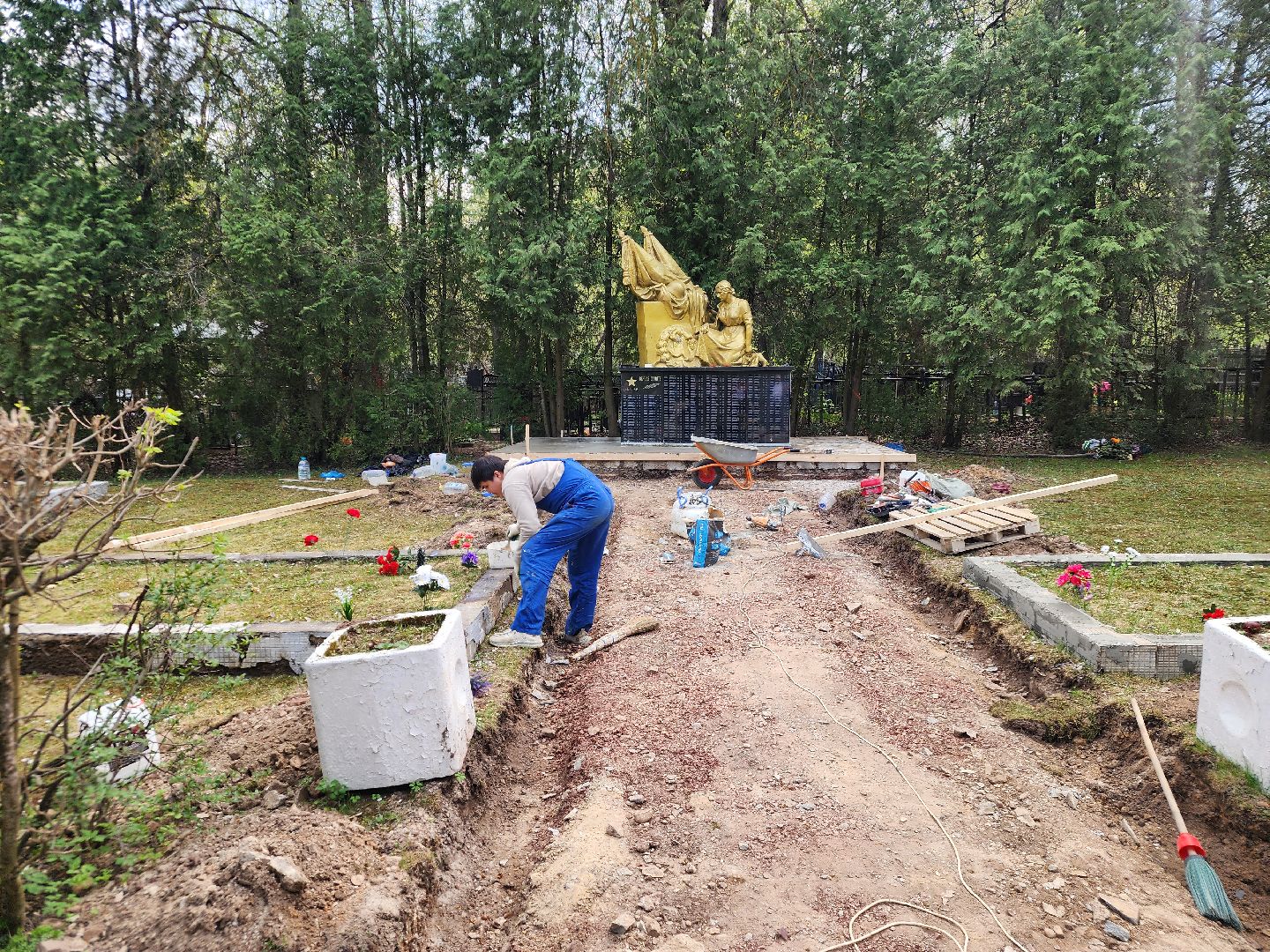 Подольск , братская могила, реконструкция,