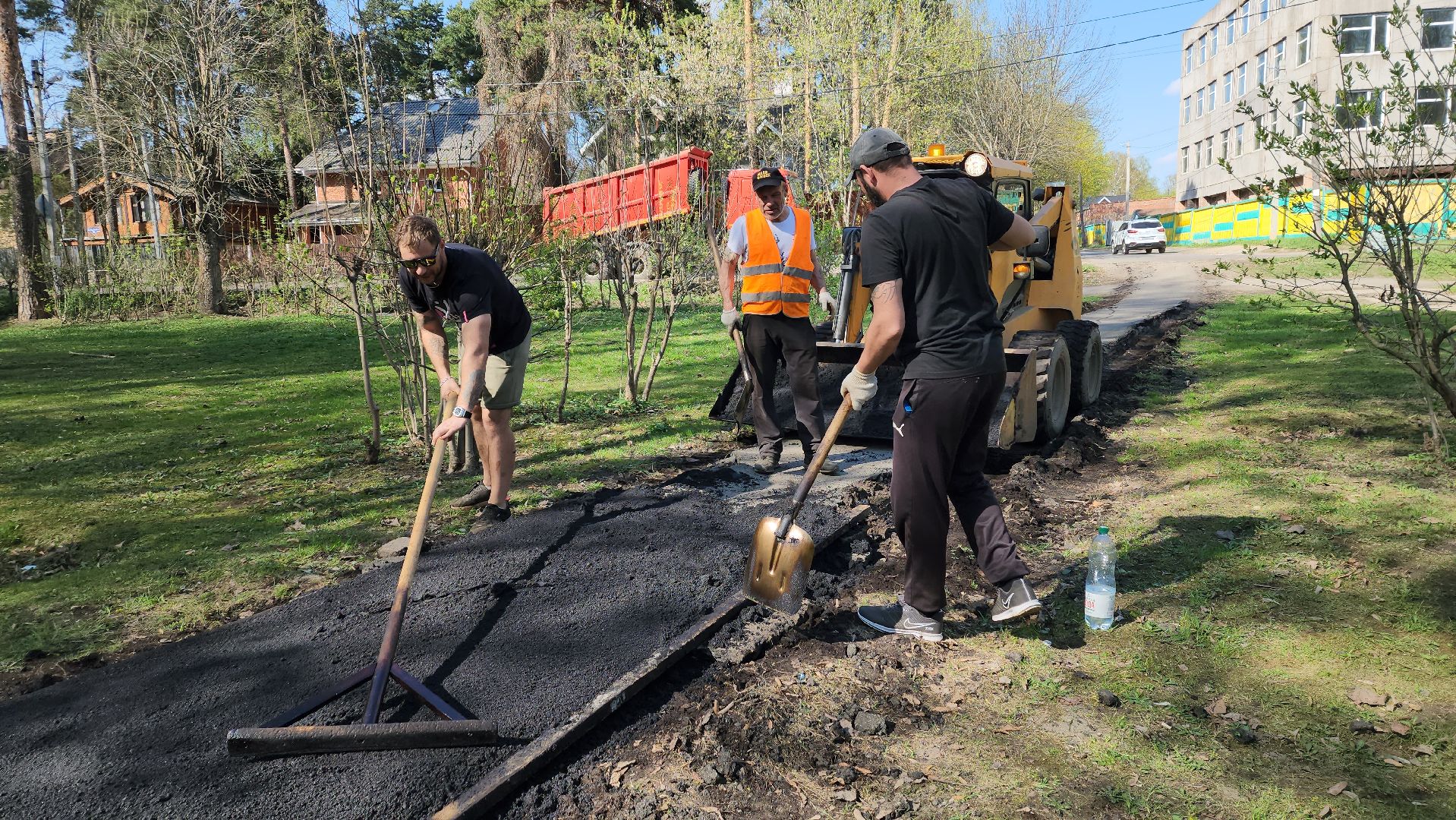 пушкино, ремонт тротуара, памятник, сквер, комунальная техника, коммунальная служба,асфальтирование,