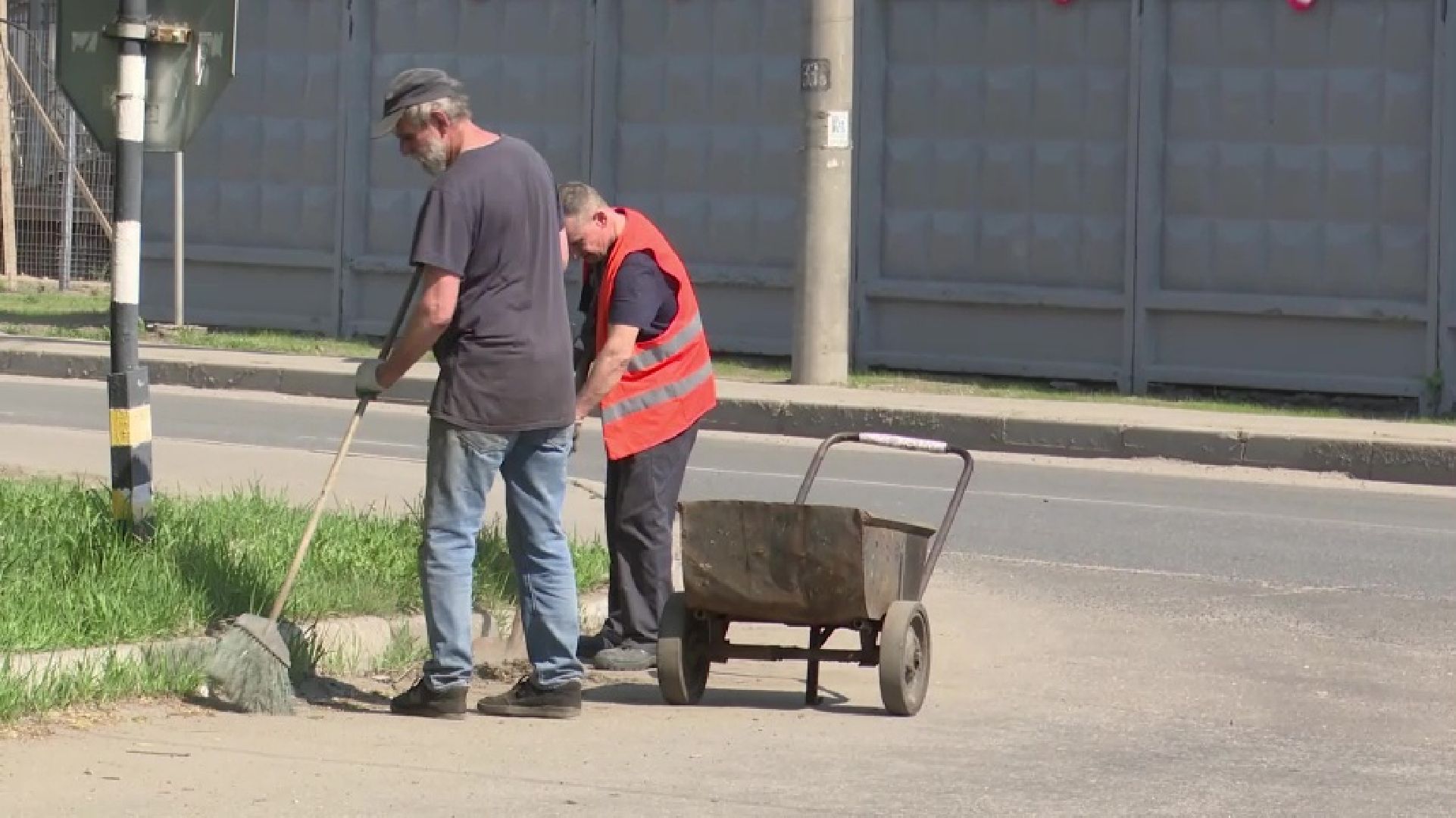 реутов, благоустройство, субботник, чистота, грабли, мусор,