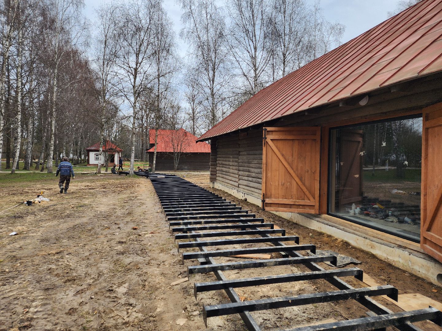 Чехов, село Мелихово, музей-заповедник, реконструкция, благоустройство, каретный двор, пешеходная зона, тропинки и дорожки, металлический каркас, доски из сосны, губернатор московской области,