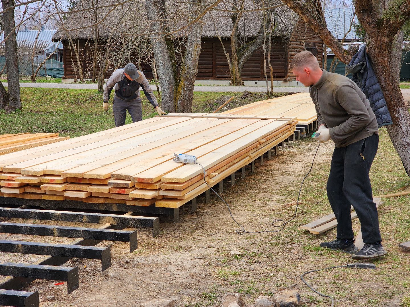 Чехов, село Мелихово, музей-заповедник, реконструкция, благоустройство, каретный двор, пешеходная зона, тропинки и дорожки, металлический каркас, доски из сосны, губернатор московской области,