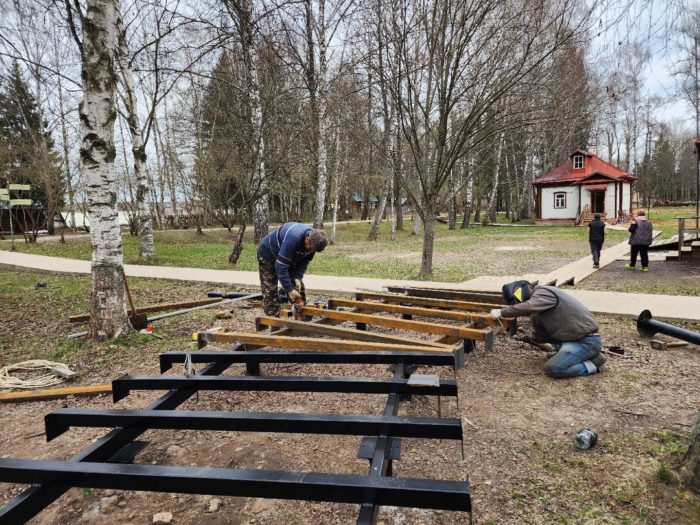 Чехов, село Мелихово, музей-заповедник, реконструкция, благоустройство, каретный двор, пешеходная зона, тропинки и дорожки, металлический каркас, доски из сосны, губернатор московской области,