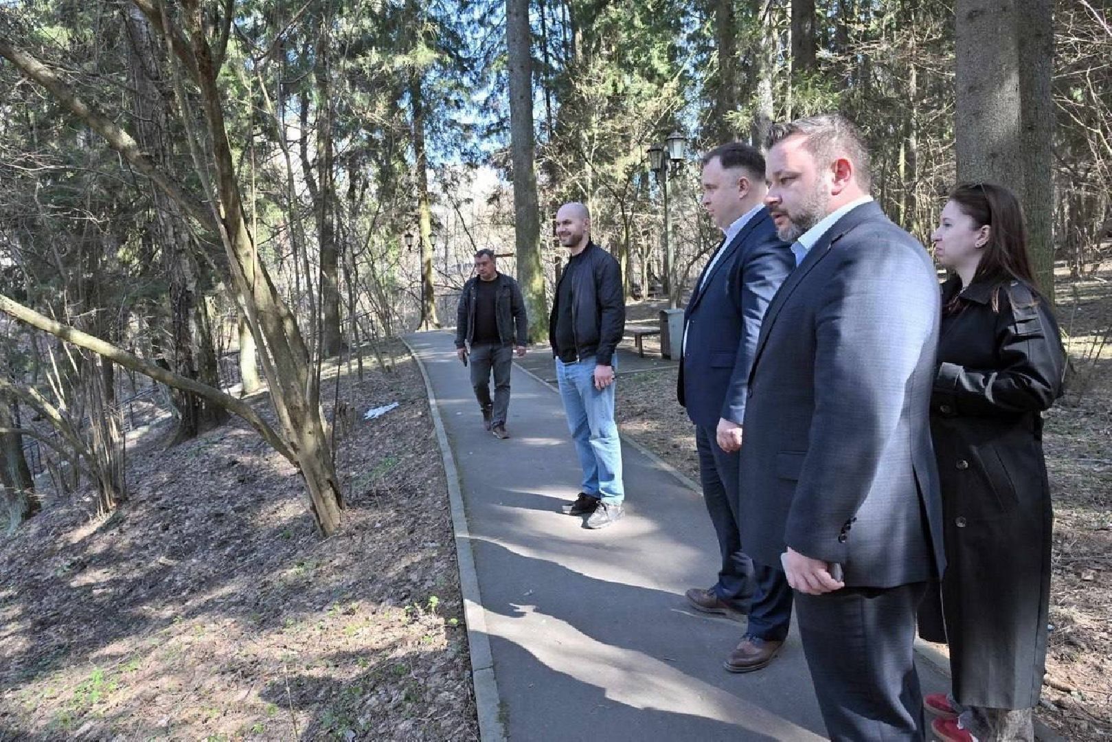 субботник во власихе, территория власихи, уборка леса, прогулочная зона,