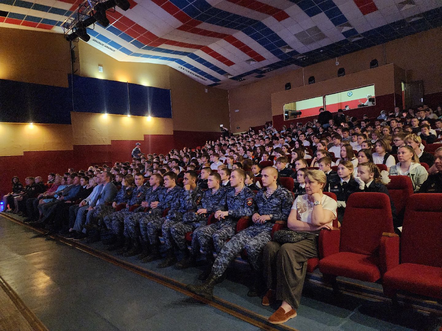 подольск, Росгвардия , Дворец молодежи ,