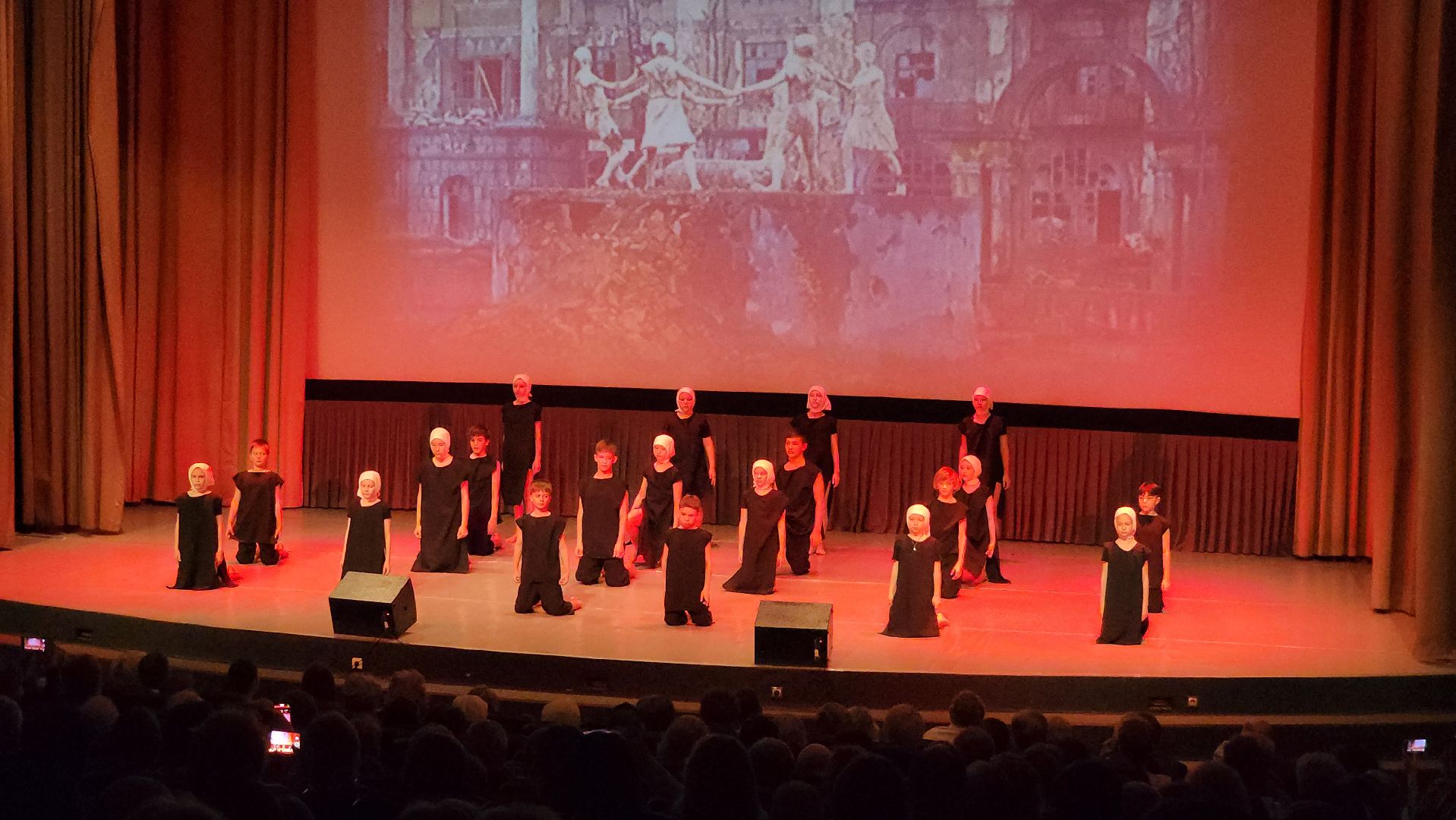 9 класс, 80-летие великой победы, Концерт, Лобня, Стихи, песни военных лет,