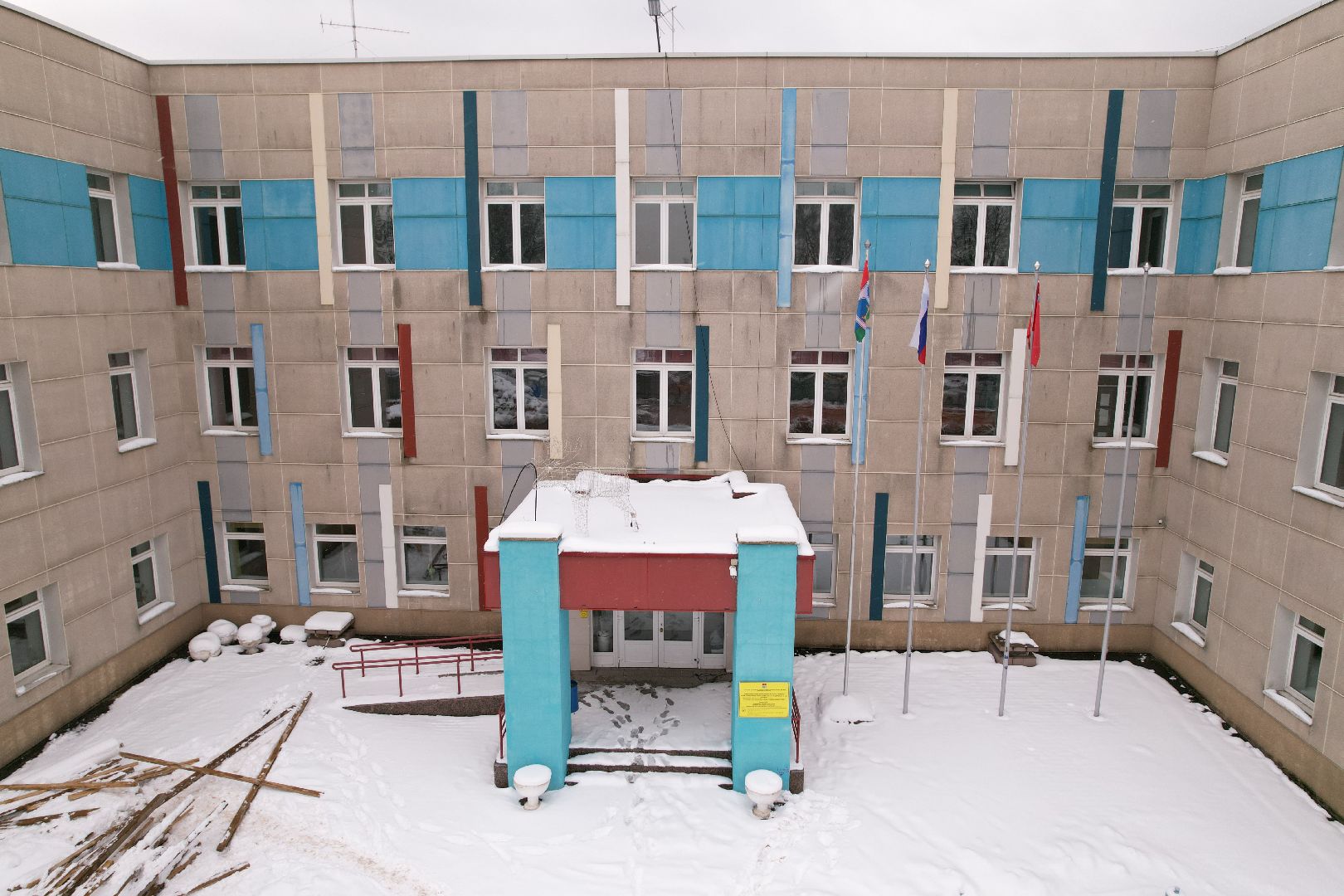 видео с коптера,  пристройка к школе 12 , школа в мытищах,