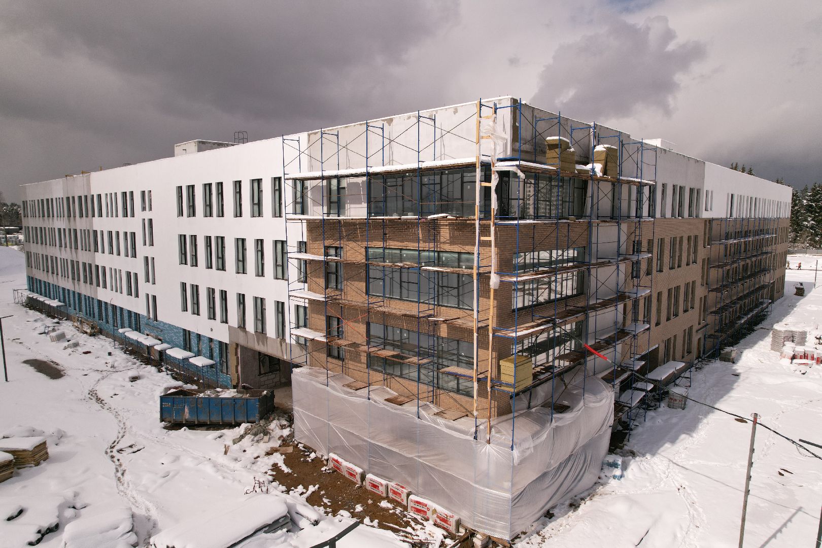 видео с коптера, школа в мытищи парк, строительство школы в мытищах,