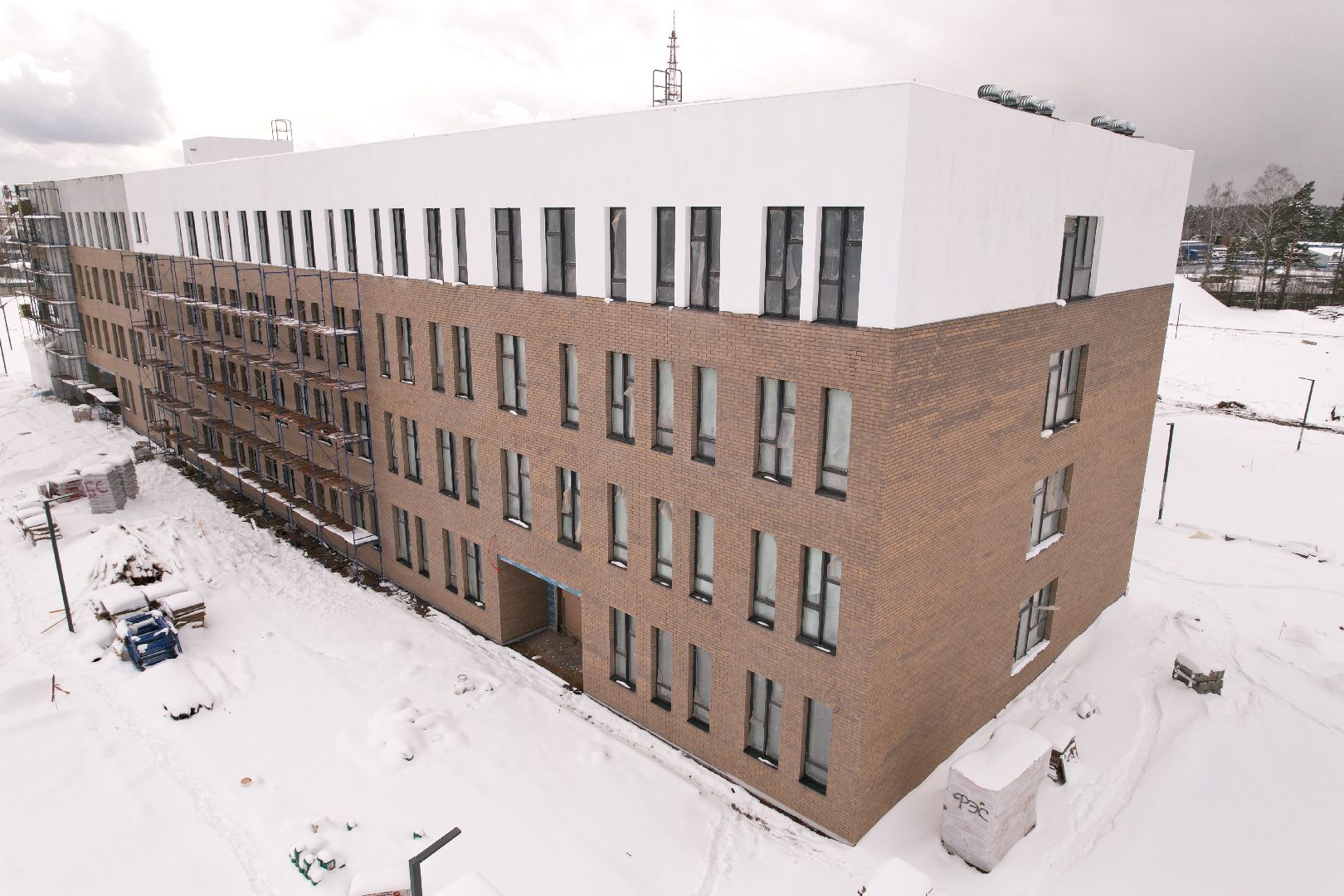 видео с коптера, школа в мытищи парк, строительство школы в мытищах,