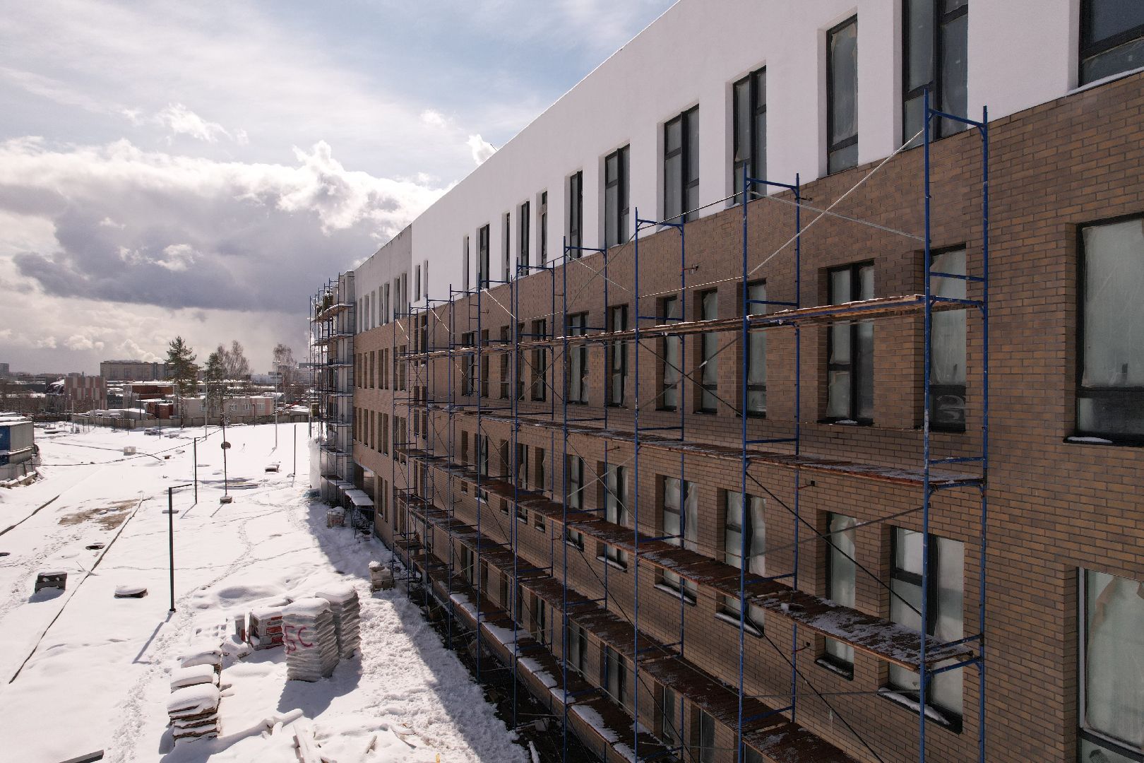 видео с коптера, школа в мытищи парк, строительство школы в мытищах,
