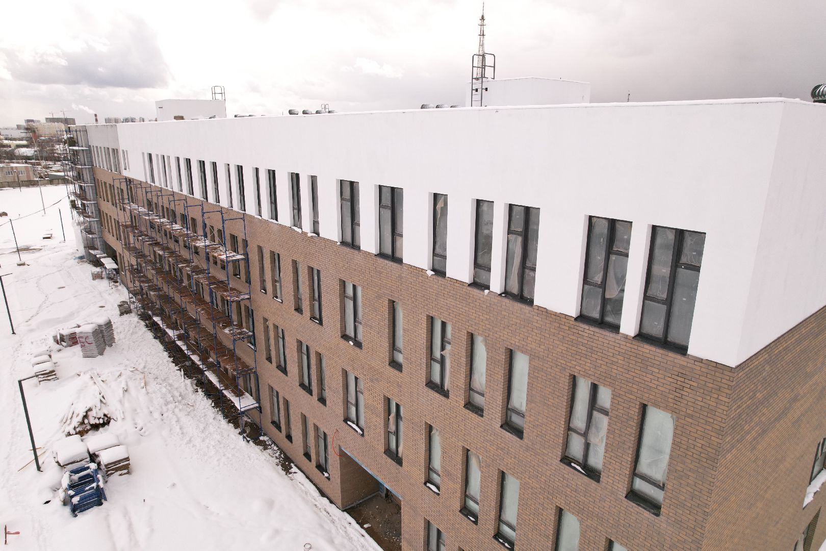 видео с коптера, школа в мытищи парк, строительство школы в мытищах,